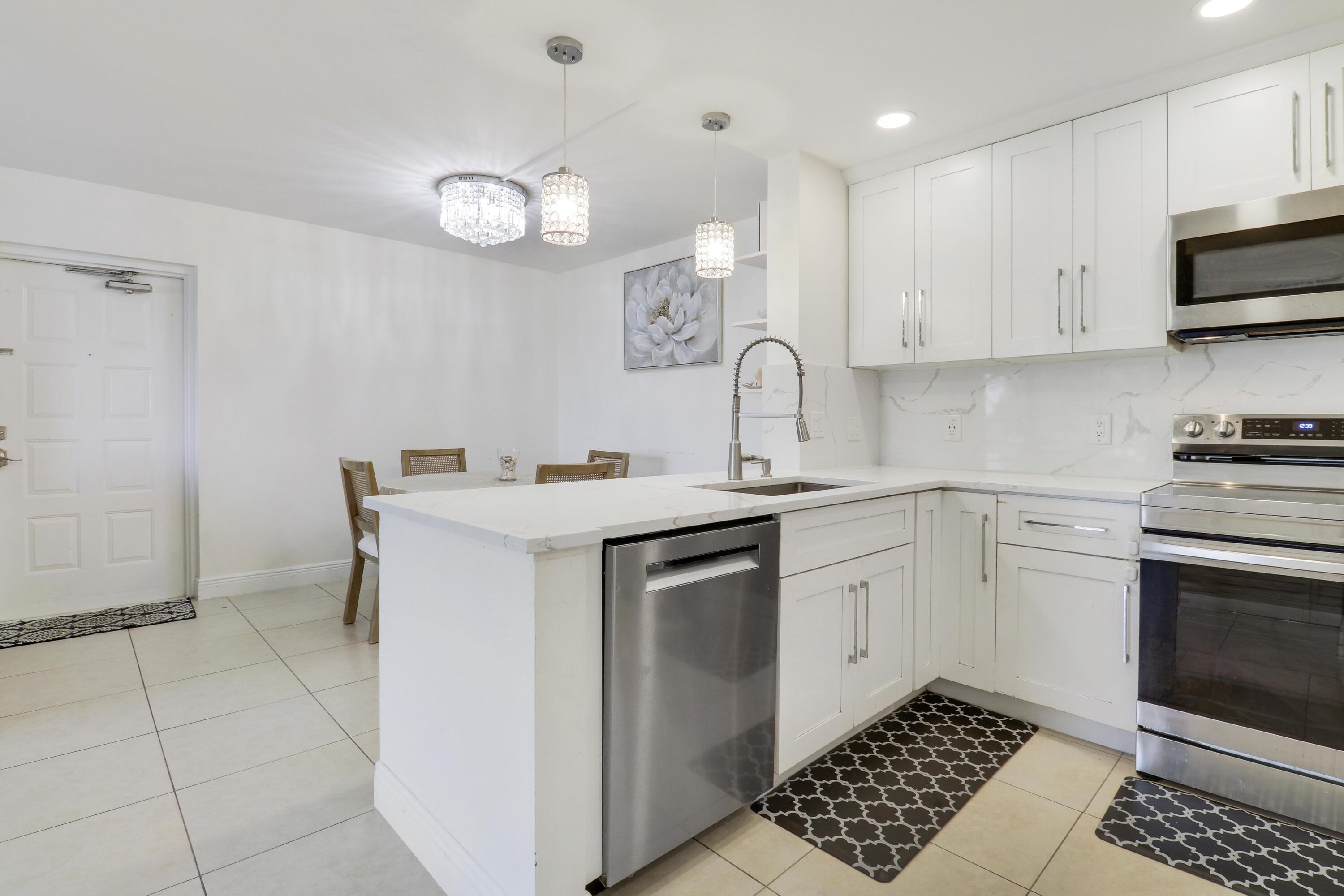 PALM CLUB WEST VILLAGE 1 CONDO - Residential