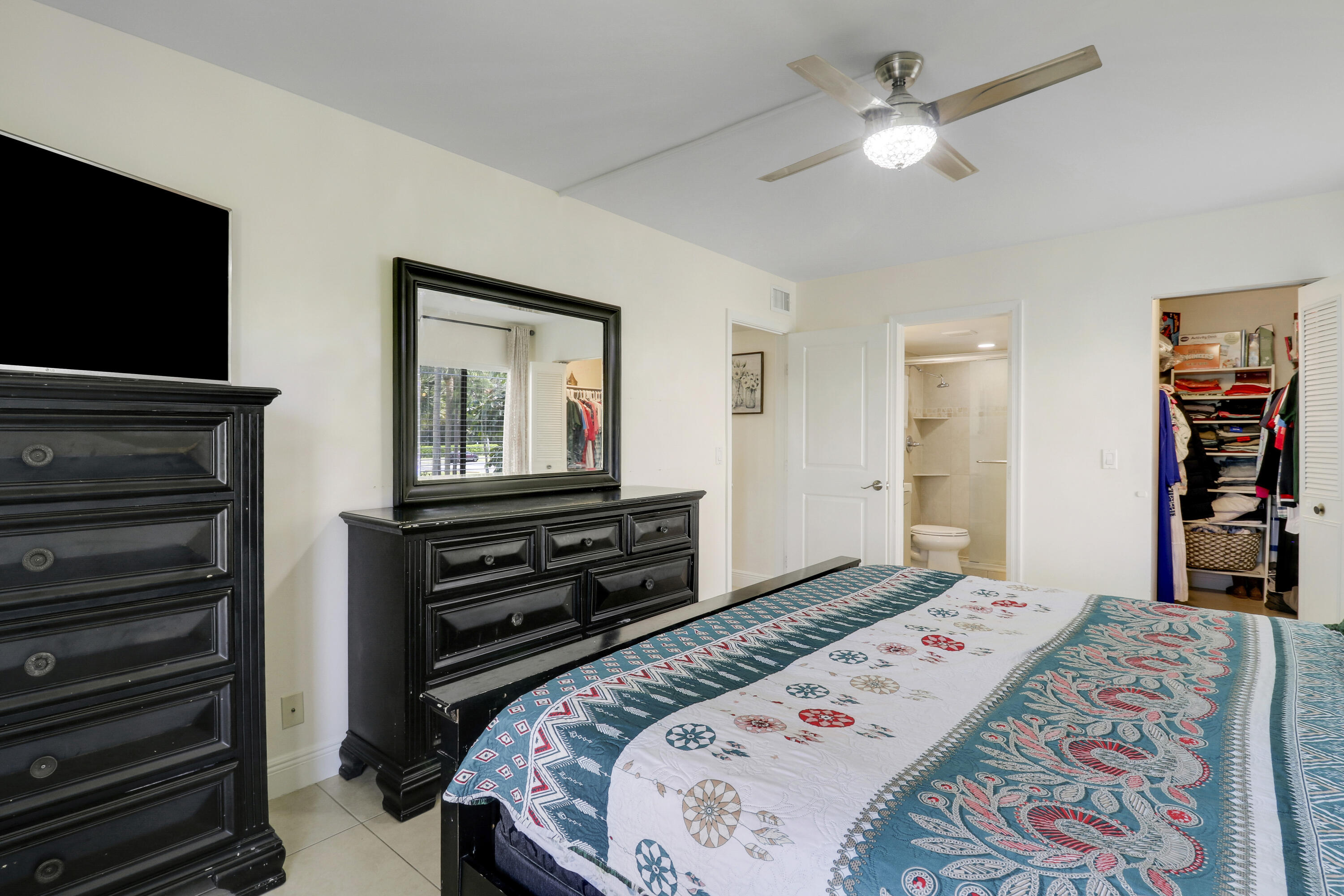 PALM CLUB WEST VILLAGE 1 CONDO - Residential
