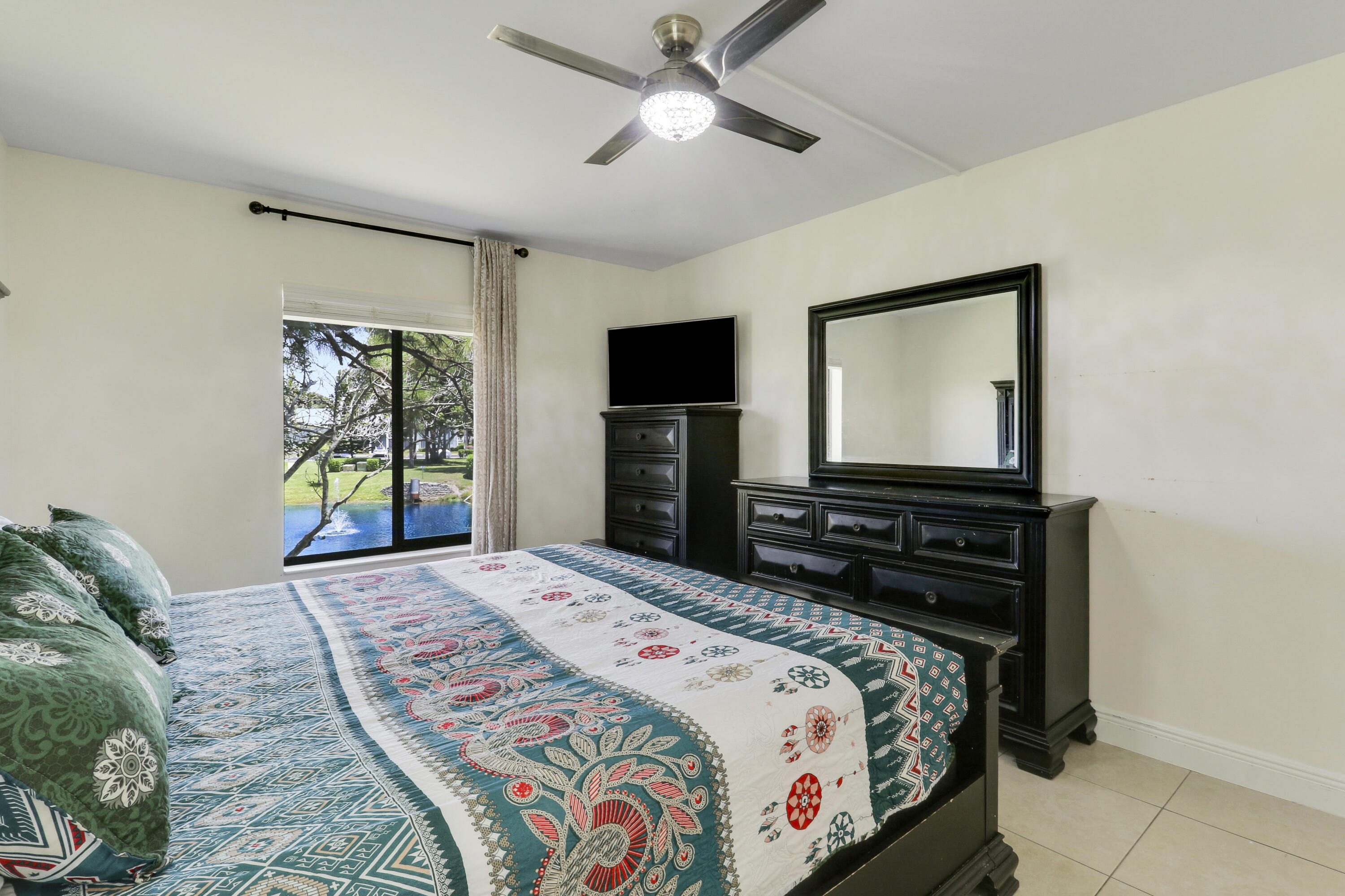 PALM CLUB WEST VILLAGE 1 CONDO - Residential