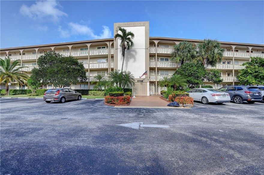 2/2 GROUND FLOOR CONDO WITH BEAUTIFUL LAKE VIEW & FOUNTAIN WITH A GLASS-ENCLOSED PATIO*A/C 9/2016*WATER HEATER 2/2014*WITH ECM*YOU CAN CHANGE IN INSIDE BUT CAN'T CHANGE THE OUTSIDE-55+ GOOD INCOME AND FICO REQUIRED BY ASSOCIATION-ASSOCIATION REQUIRES A MINIMUM OF 700 CREDIT SCORES. ASSOCIATION REQUIRES 20% DOWN. $150 APPLICATION FEE-$250 MOVE-IN DEPOSIT PAYABLE TO CONDO ASSOCIATION MUST ACCOMPANY APPLICATION. TWO VEHICLES CAN BE REGISTERED. ONE ASSIGNED PARKING SPOT 2ND VEHICLE CAN BE PARKED IN GUEST PARKING-AT LEAST ONE PERSON MUST BE 55 + Disclaimer:  The information in this listing is not verified for authenticity or accuracy and is not guaranteed. This information is provided exclusively for consumers’ personal, non-commercial use and may not be used for any purpose other than to identify prospective properties consumers may be interested in purchasing.  Any photographs in this listing are for the sole purpose of showing a basic description and layout of the property and should not be relied on instead of an independent inspection of the property.  The consumer is required to independently verify appliances, light fixtures, and/or any other personal property that may or may not be included in the purchase of the property.