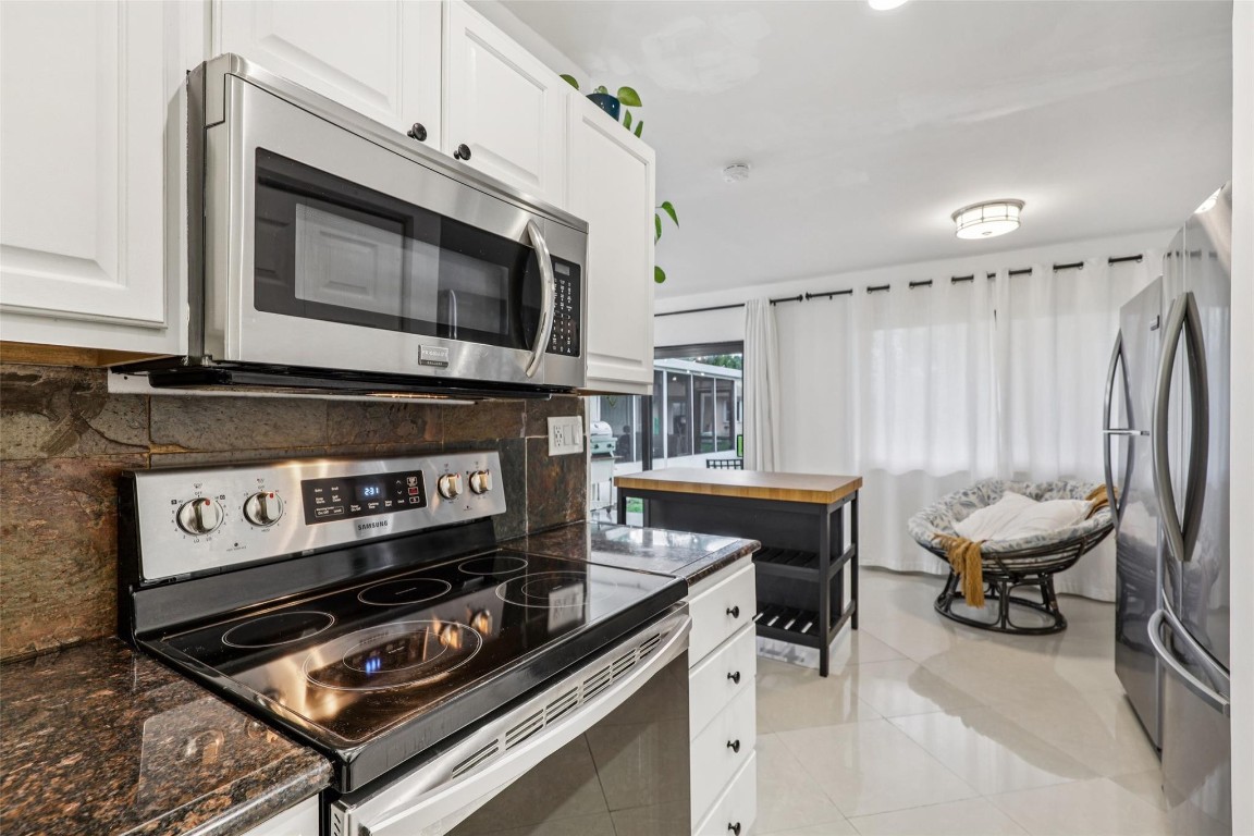 COUNTRY SQUIRE TOWNHOMES - Residential