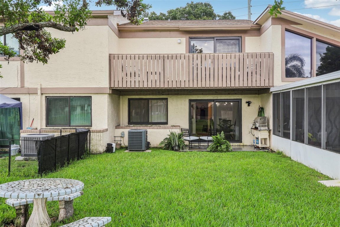 COUNTRY SQUIRE TOWNHOMES - Residential