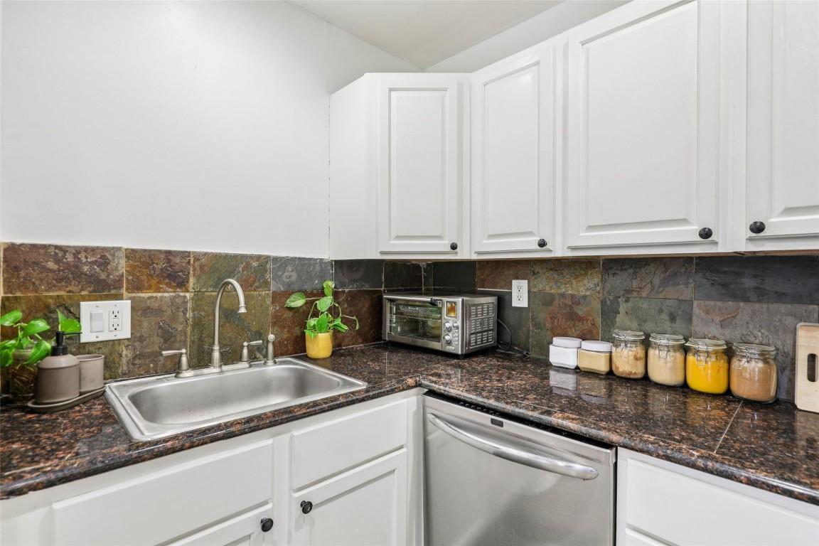 COUNTRY SQUIRE TOWNHOMES - Residential