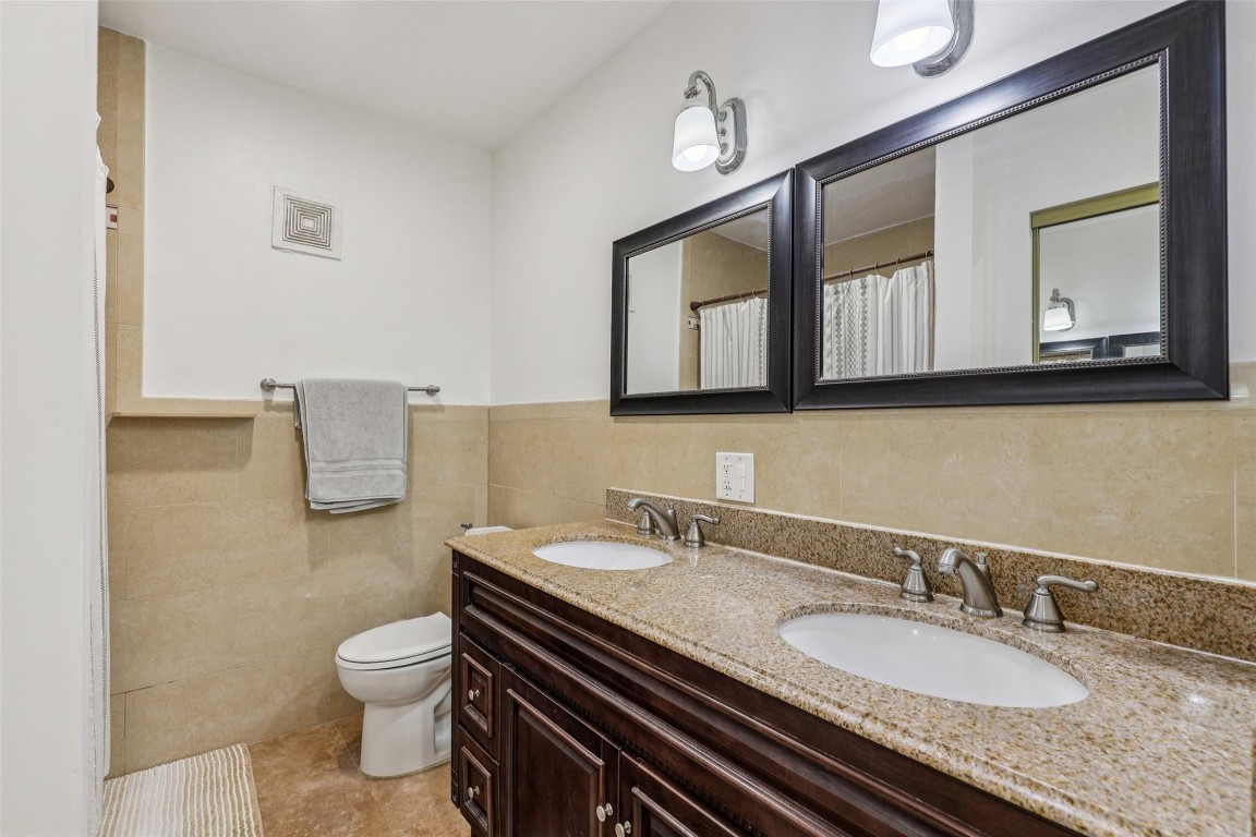 COUNTRY SQUIRE TOWNHOMES - Residential