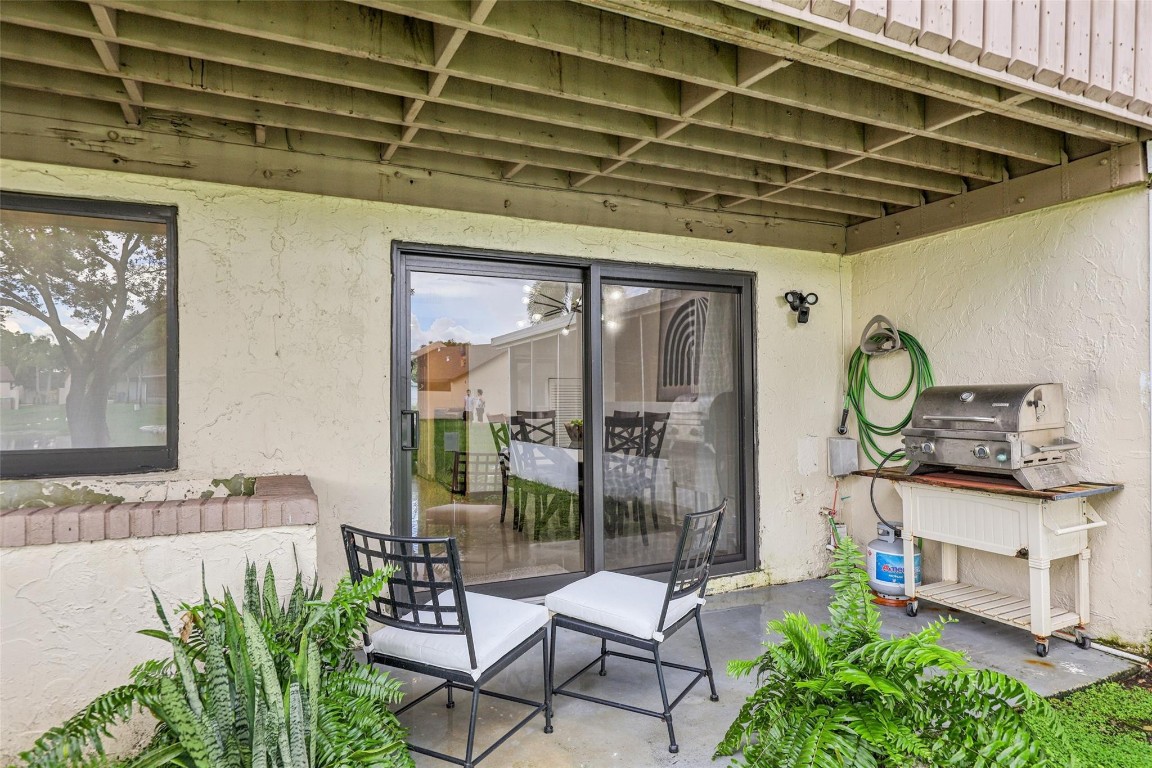 COUNTRY SQUIRE TOWNHOMES - Residential