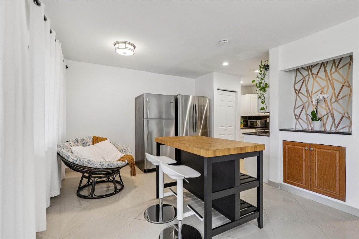 COUNTRY SQUIRE TOWNHOMES - Residential