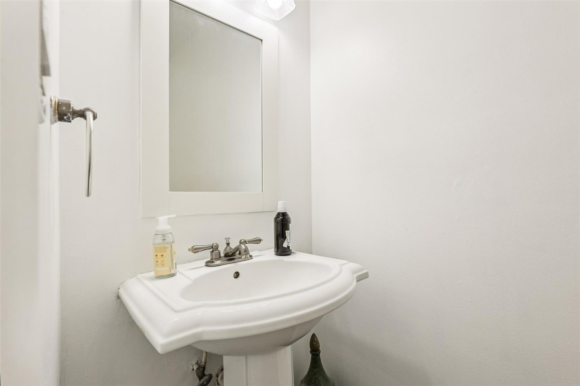 COUNTRY SQUIRE TOWNHOMES - Residential