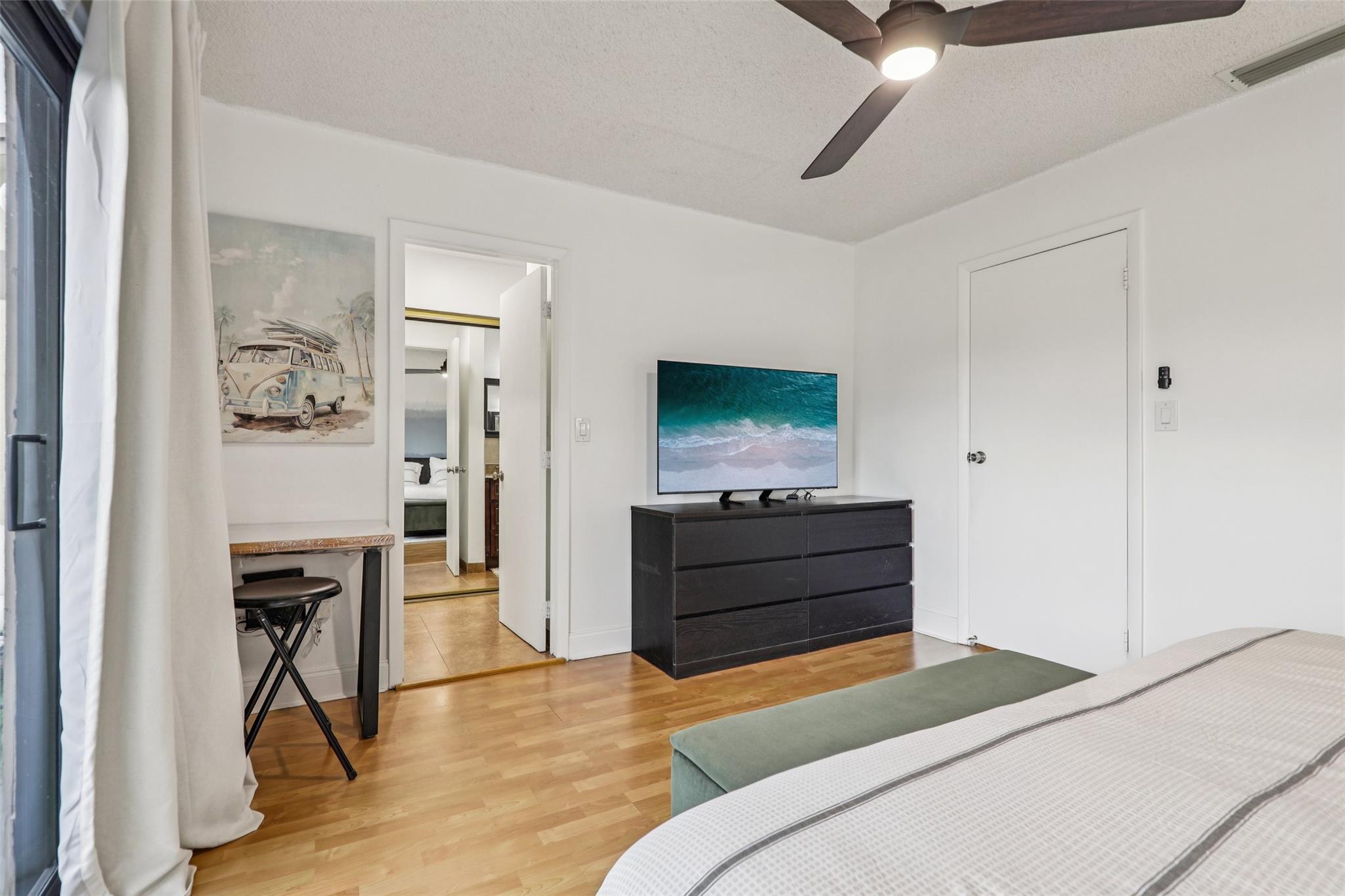 COUNTRY SQUIRE TOWNHOMES - Residential