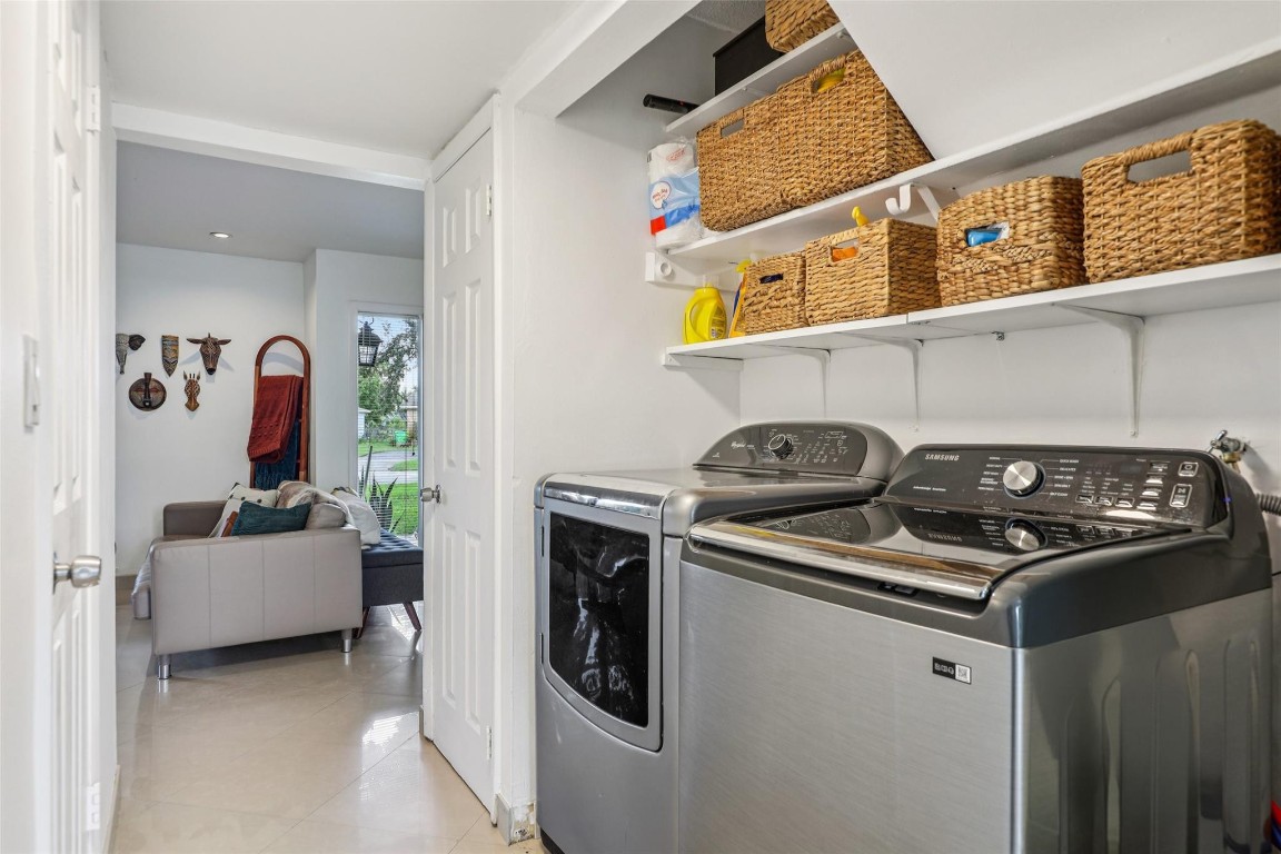 COUNTRY SQUIRE TOWNHOMES - Residential