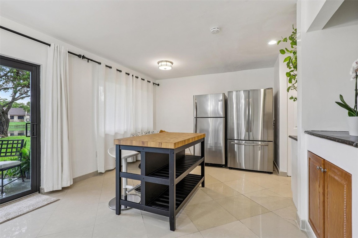 COUNTRY SQUIRE TOWNHOMES - Residential