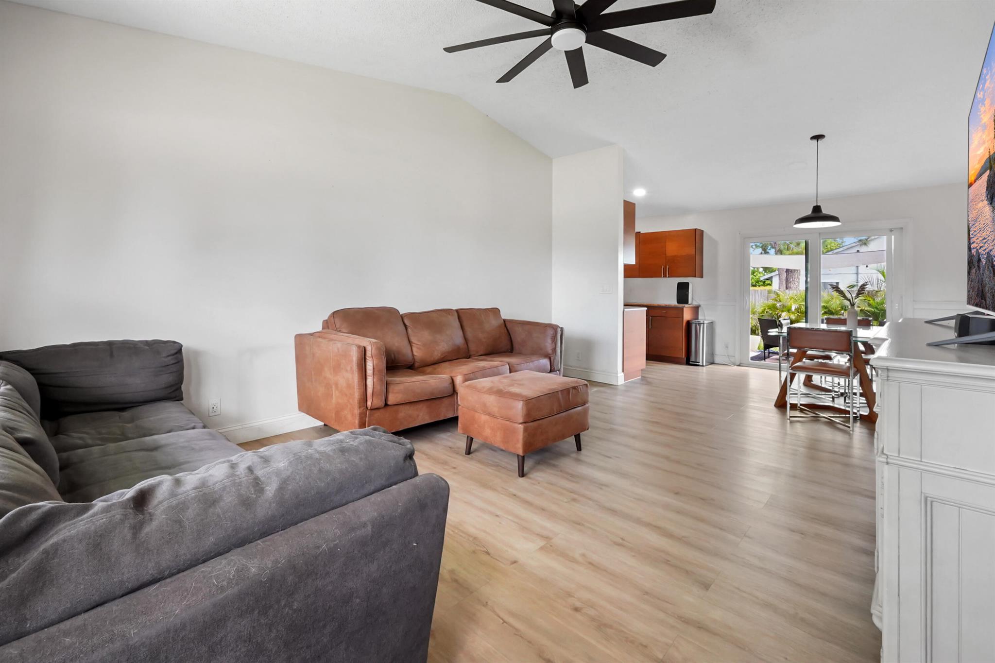 6103 Ebert Street, Jupiter, FL, 33458/$475,000 3 6103 Ebert Street