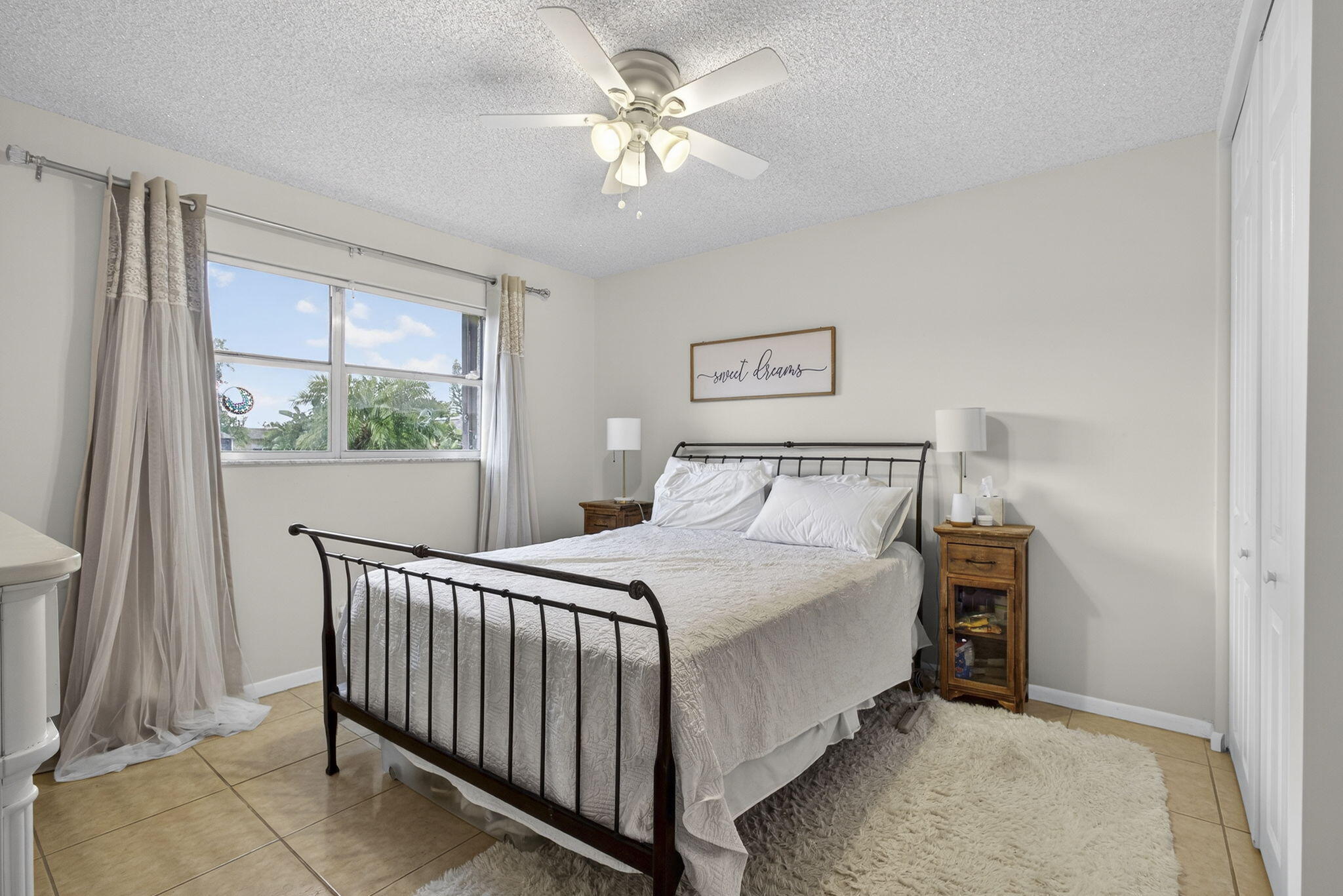 OXFORD CONDO - Residential