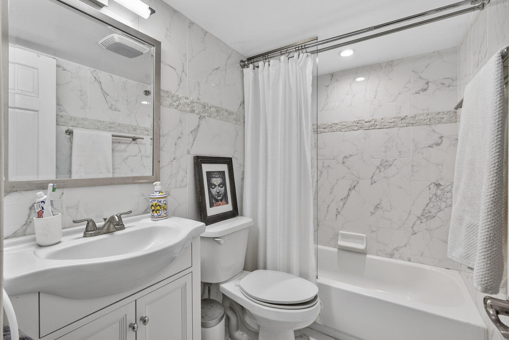 OXFORD CONDO - Residential