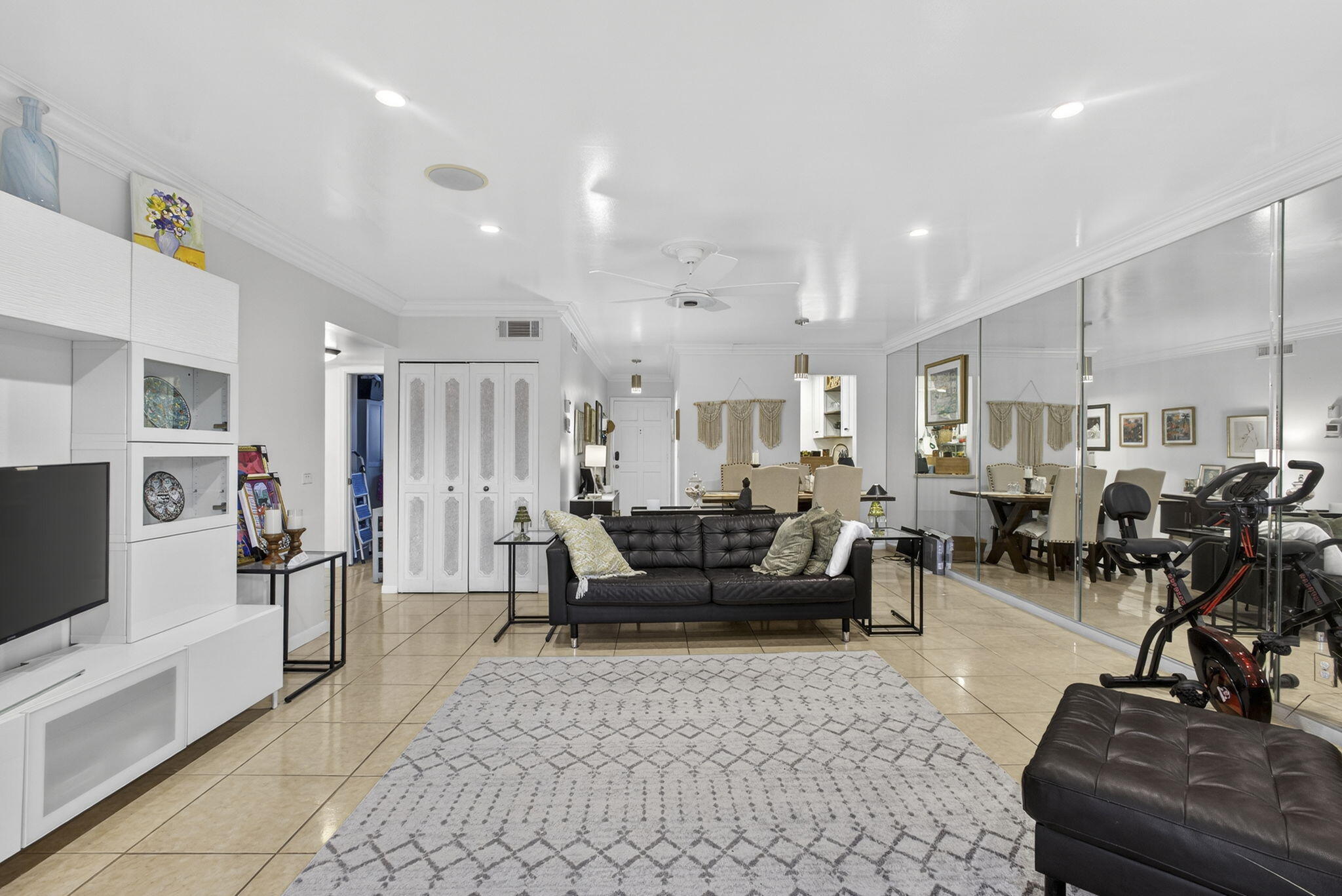 OXFORD CONDO - Residential