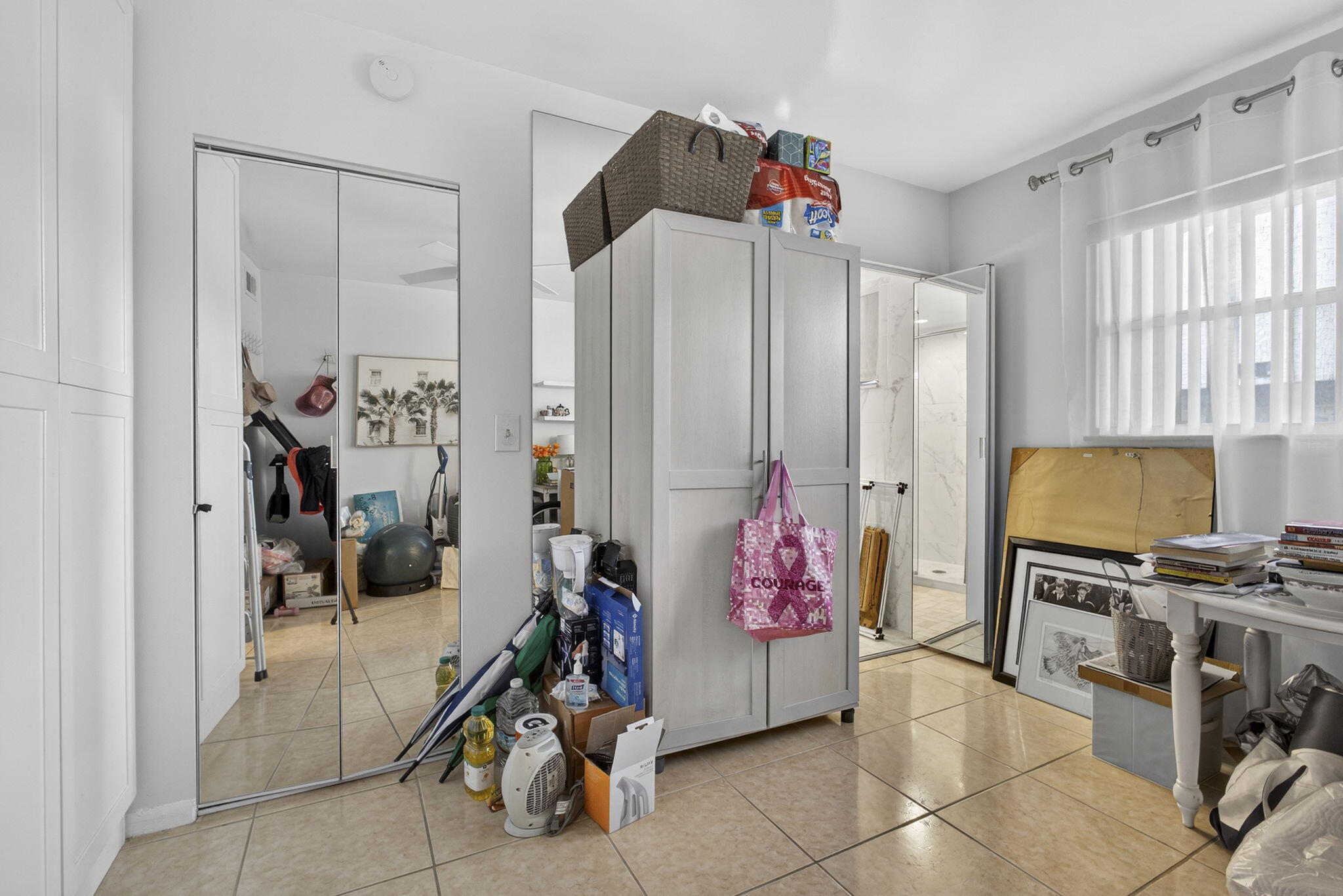 OXFORD CONDO - Residential