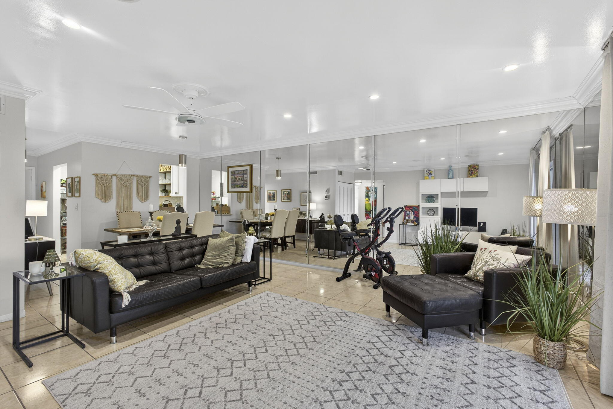 OXFORD CONDO - Residential