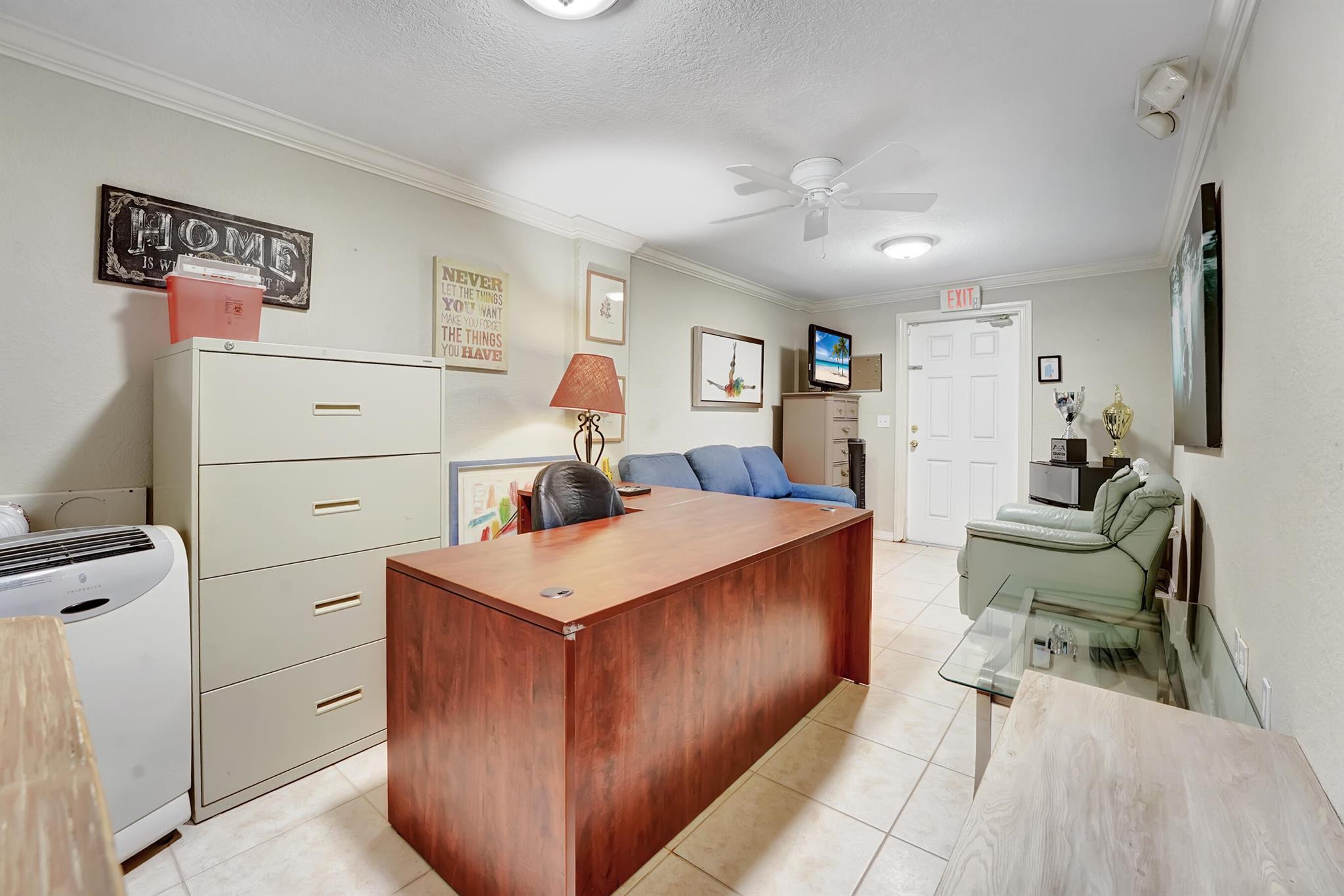 GALE LAKE WORTH 1 REAMNDE - Commercial Lease