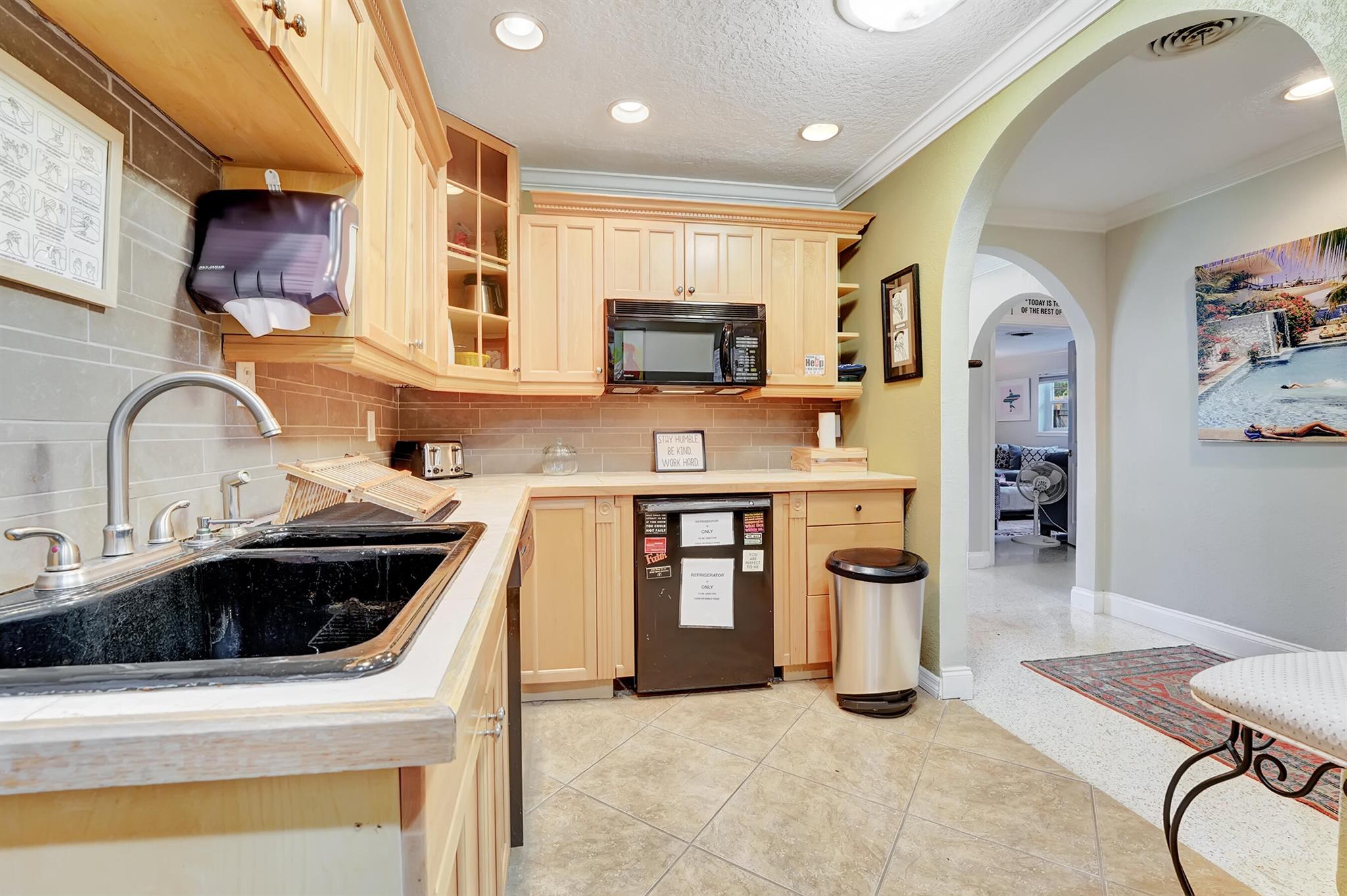 GALE LAKE WORTH 1 REAMNDE - Commercial Lease