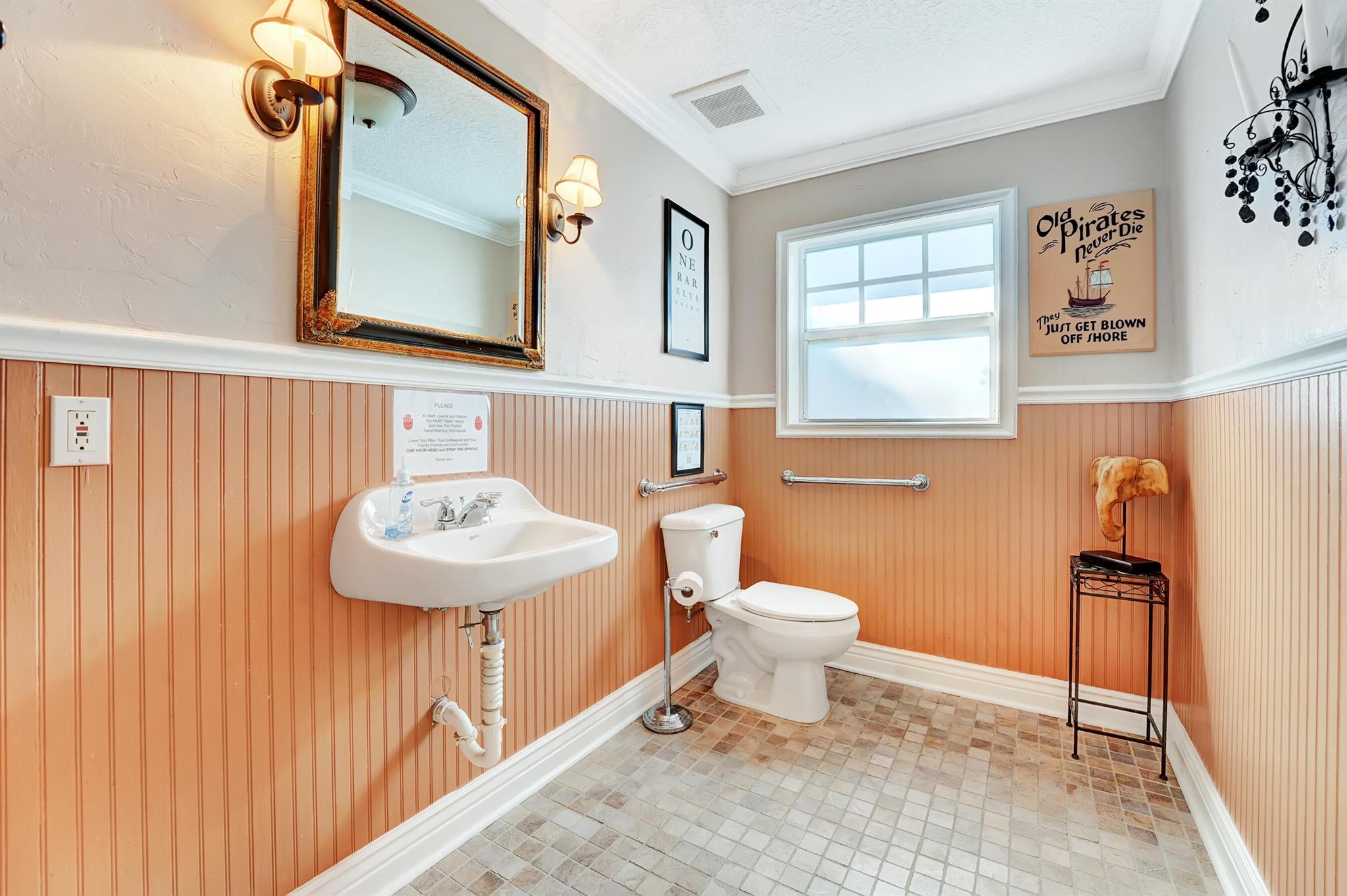 GALE LAKE WORTH 1 REAMNDE - Commercial Lease