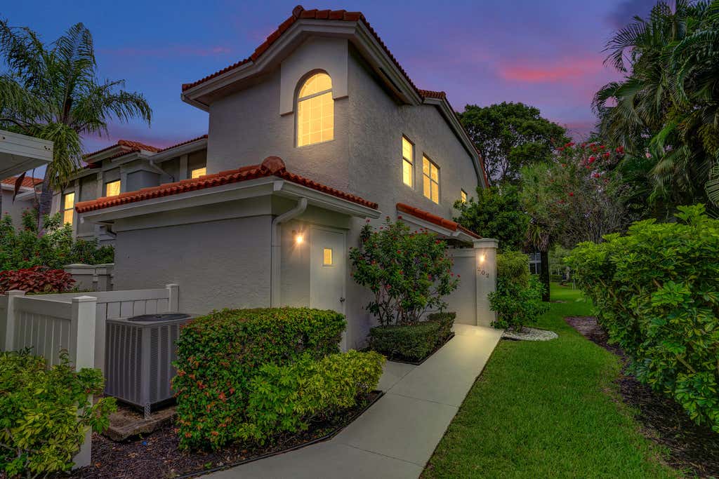 Photo of 7669 SPRINGWATER Place #202, Boynton Beach, FL 33437 (MLS # B26055423)
