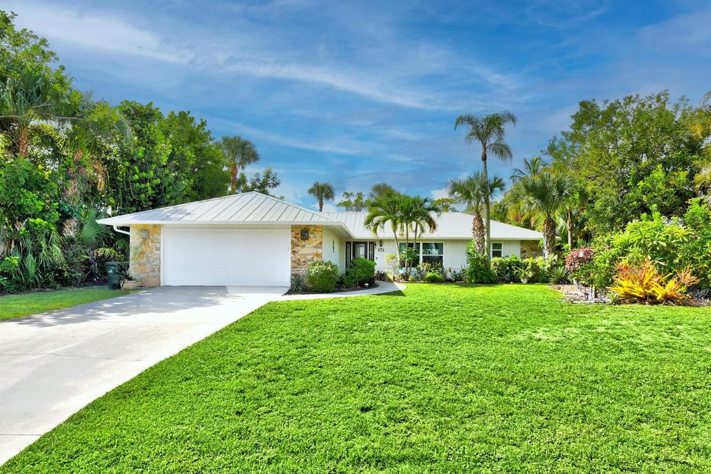 Photo of 323 SW Ridge Ln, Stuart, FL 34994 (MLS # F10393218)