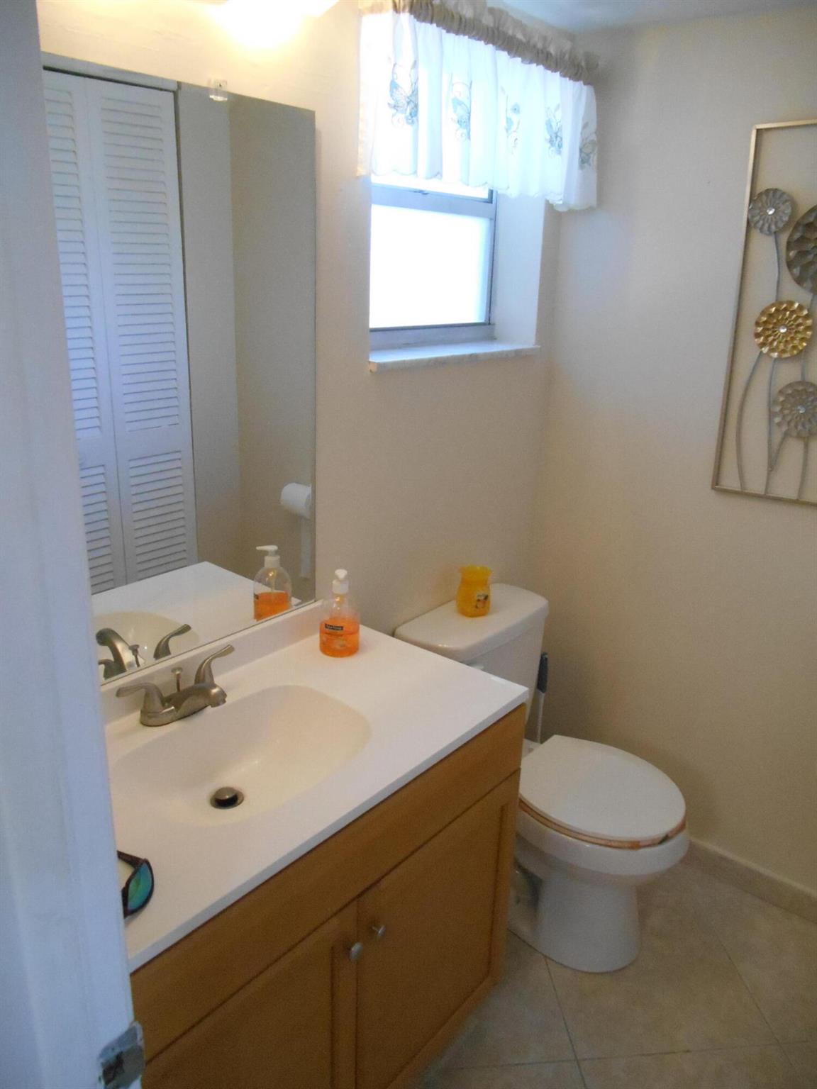 VILLAGE ROYALE - Residential Lease