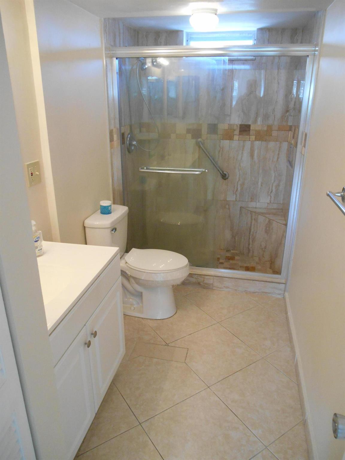 VILLAGE ROYALE - Residential Lease