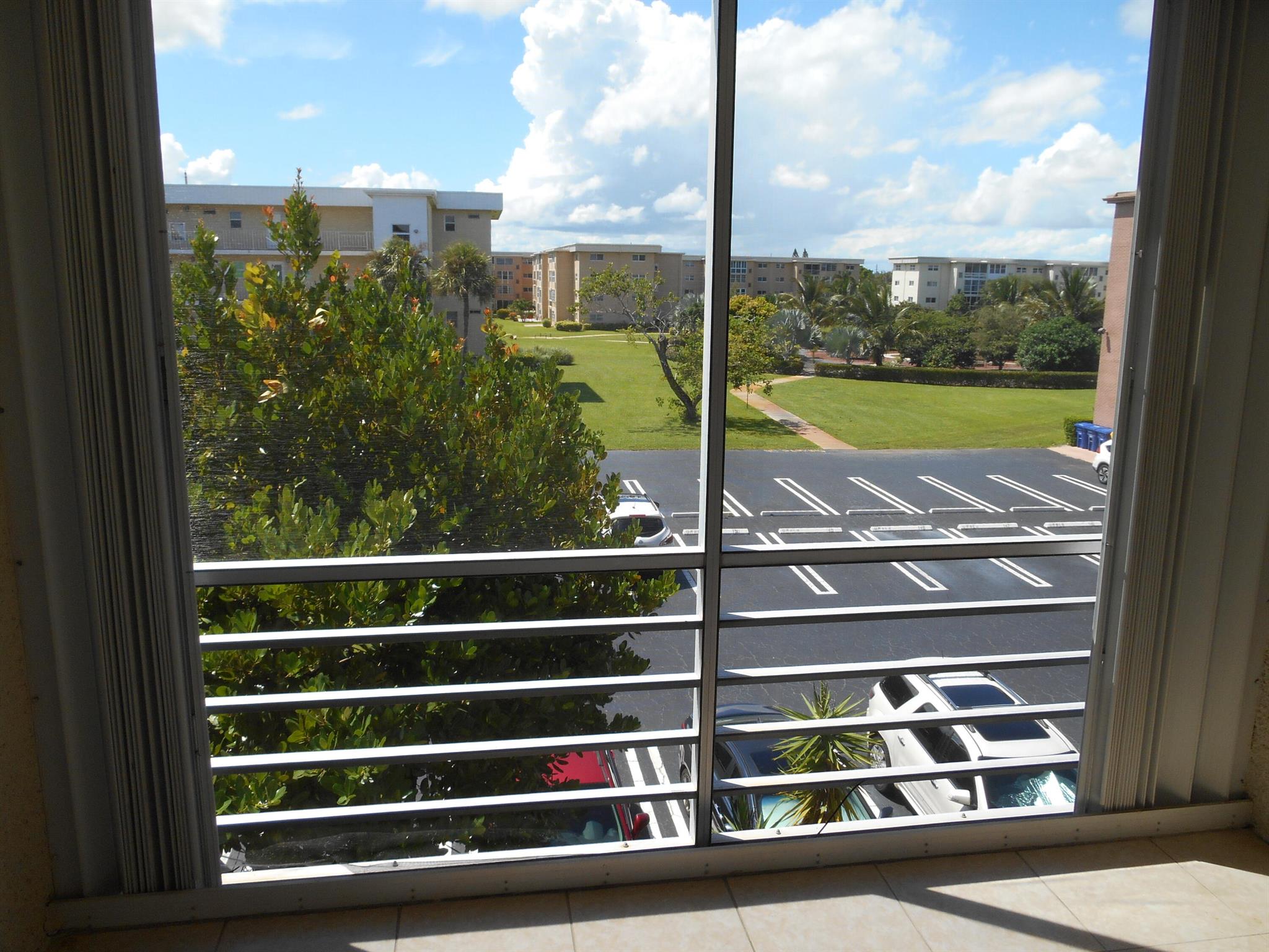 VILLAGE ROYALE - Residential Lease
