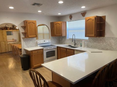 1409 Richard Ln Lake Worth Beach FL 33460