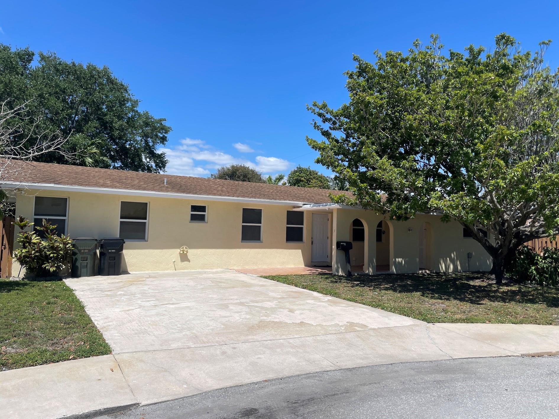 1409 Richard Ln