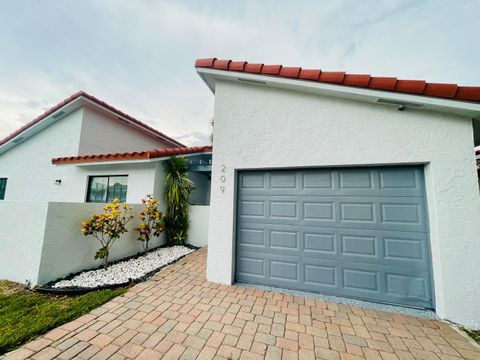 A home in Deerfield Beach