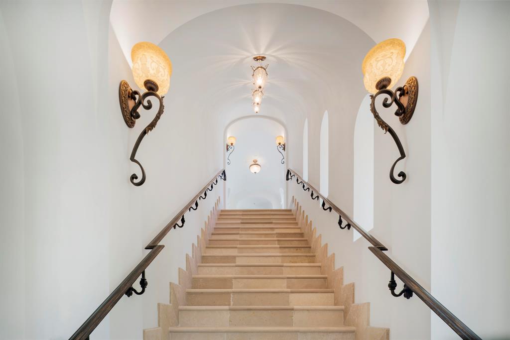 LAS VENTANAS CONDO - Residential