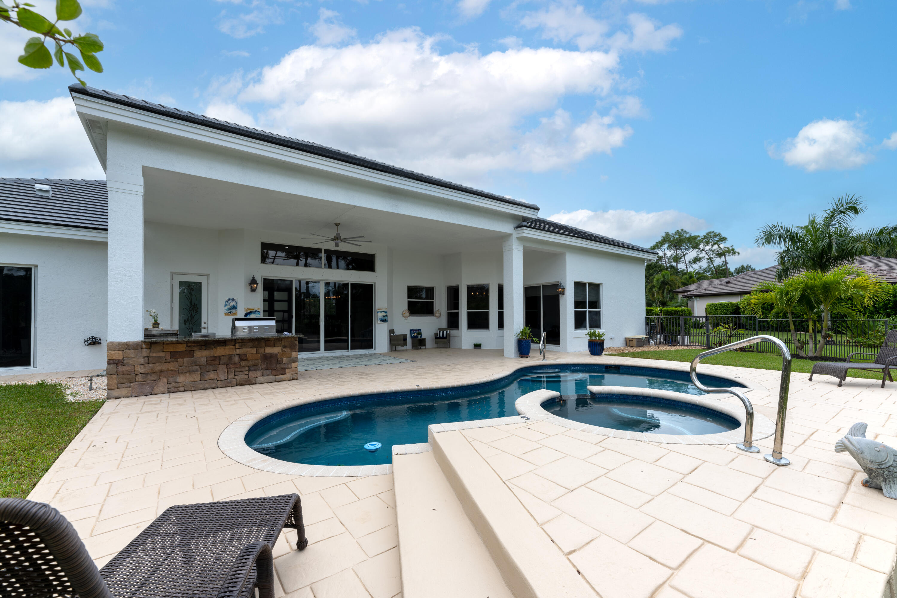 STONEWAL ESTATES - Residential