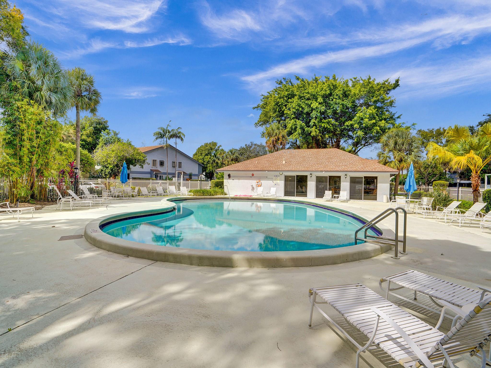 Lakes of Oakland Forest - Residential