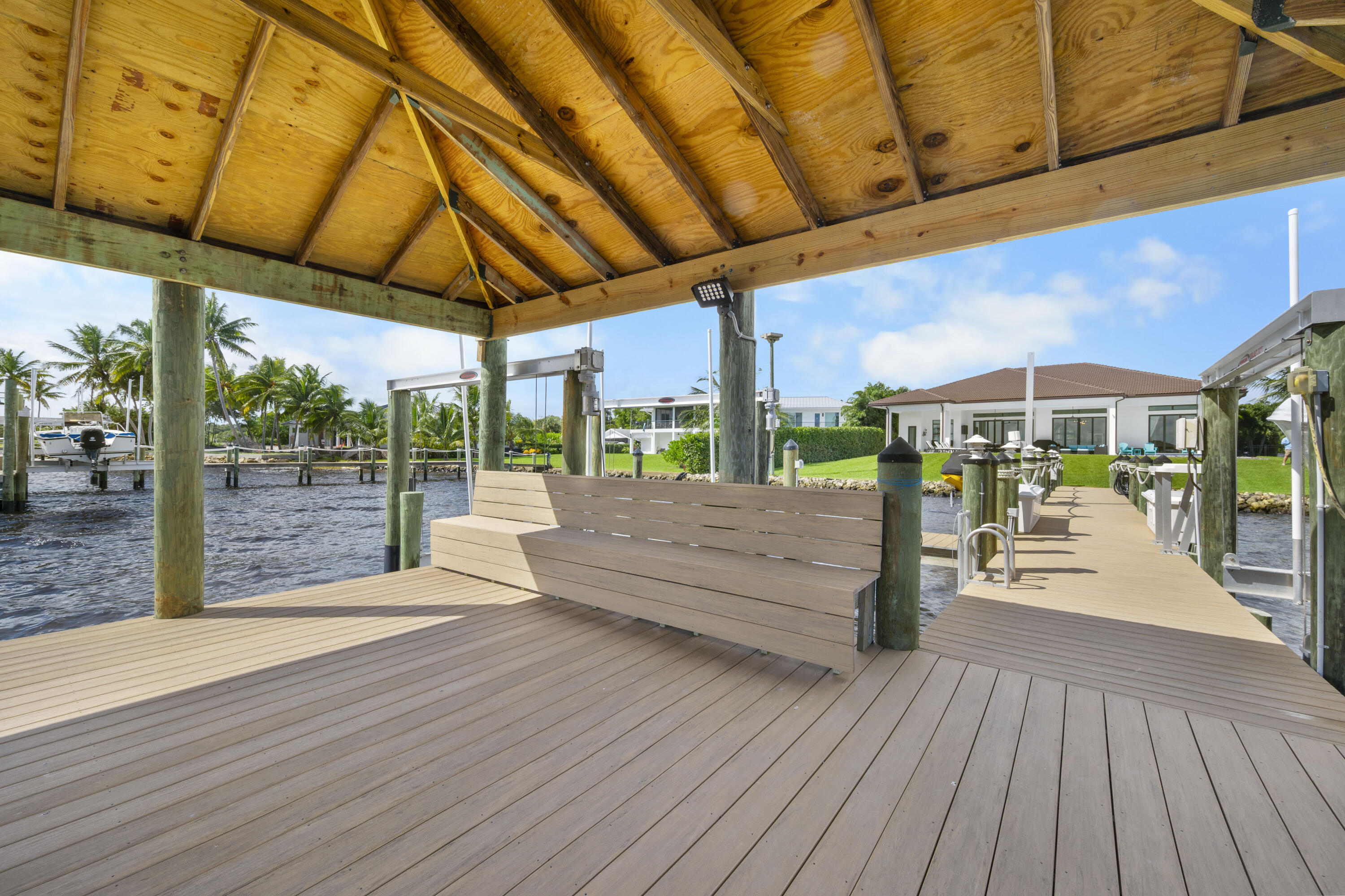 Jensen Beach, Florida, 34957, United States, 4 Bedrooms Bedrooms, ,5 BathroomsBathrooms,Residential,Active,2008001