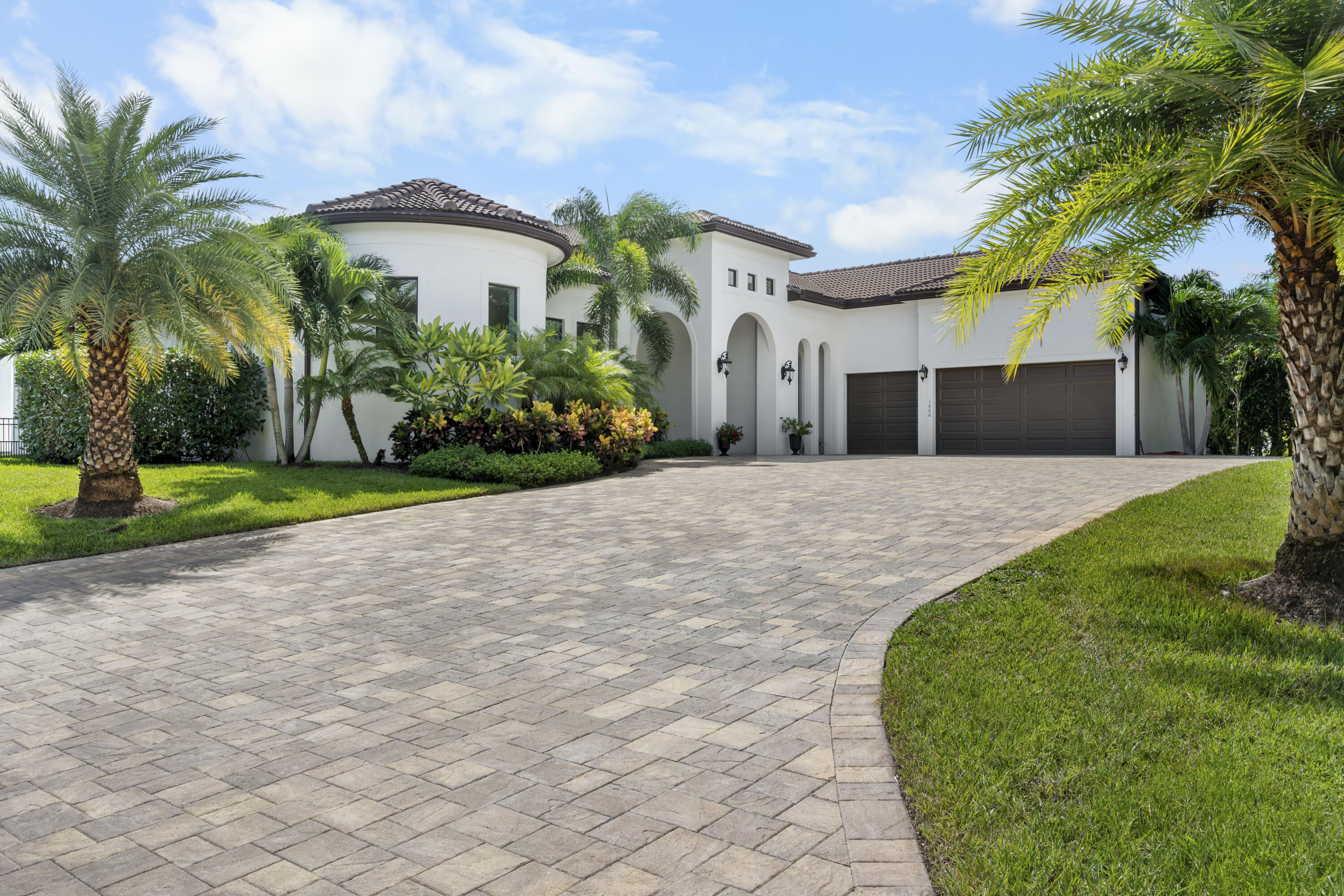Jensen Beach, Florida, 34957, United States, 4 Bedrooms Bedrooms, ,5 BathroomsBathrooms,Residential,Active,2008001