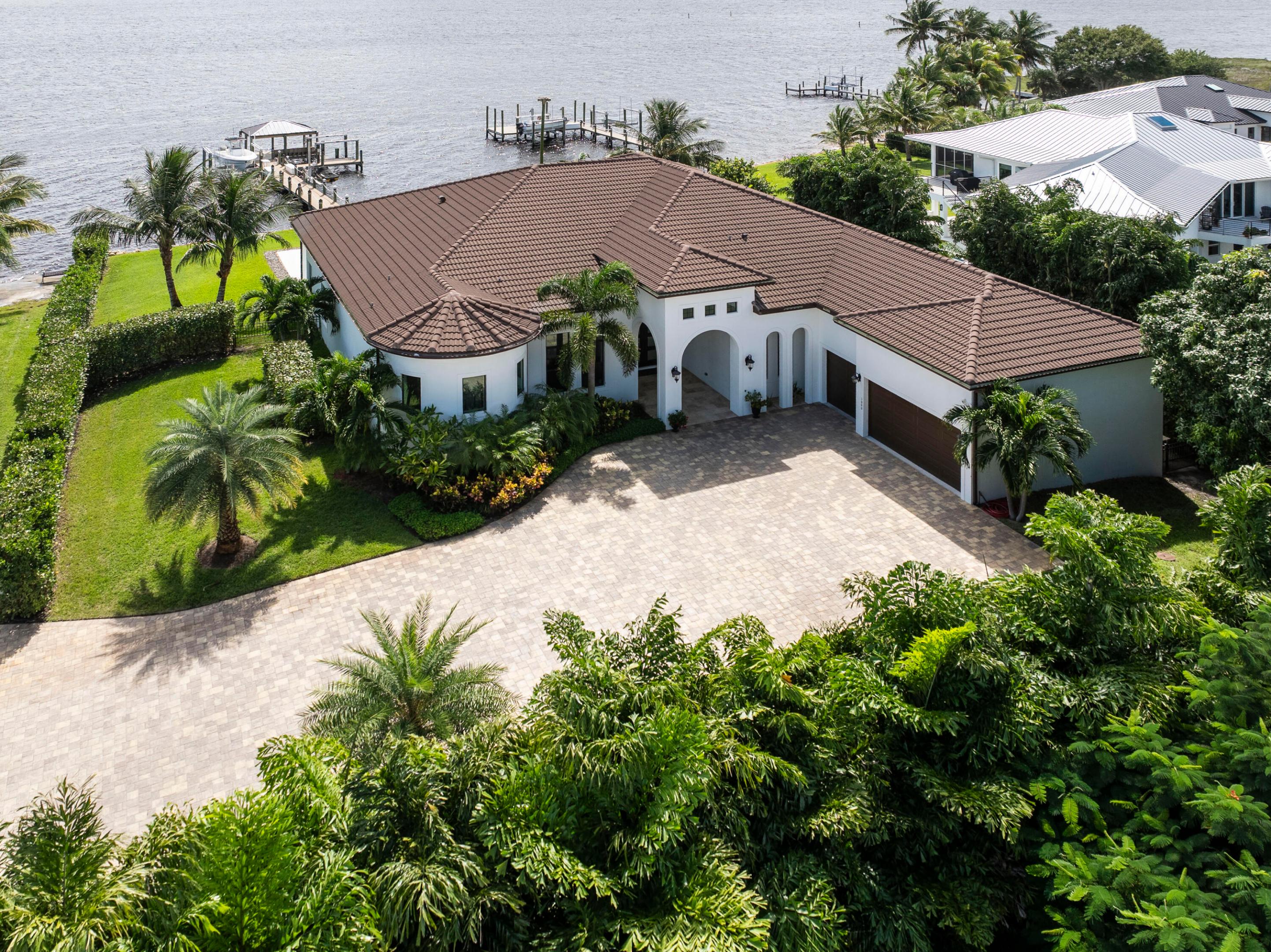 Jensen Beach, Florida, 34957, United States, 4 Bedrooms Bedrooms, ,5 BathroomsBathrooms,Residential,Active,2008001