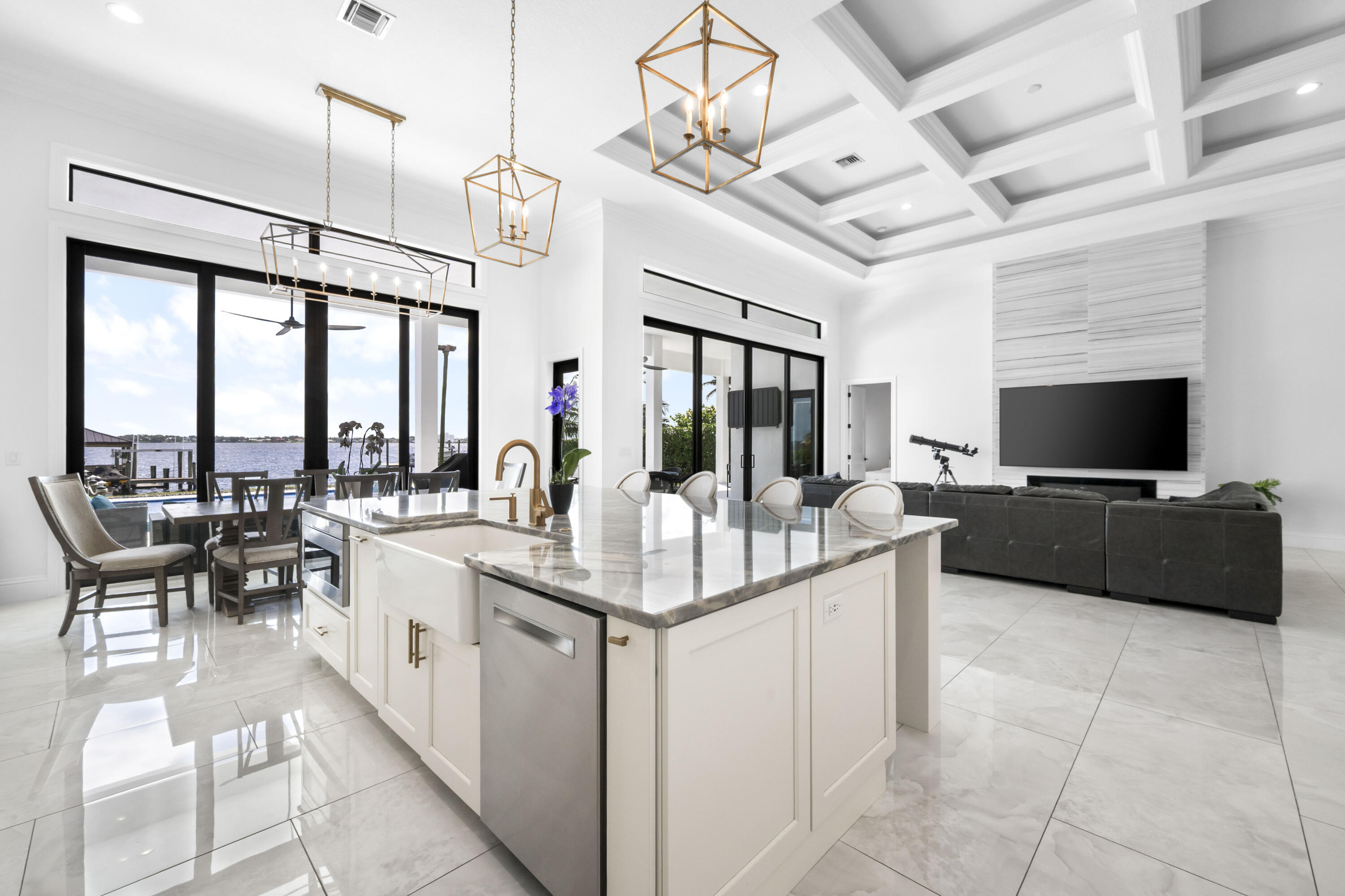 Jensen Beach, Florida, 34957, United States, 4 Bedrooms Bedrooms, ,5 BathroomsBathrooms,Residential,Active,2008001