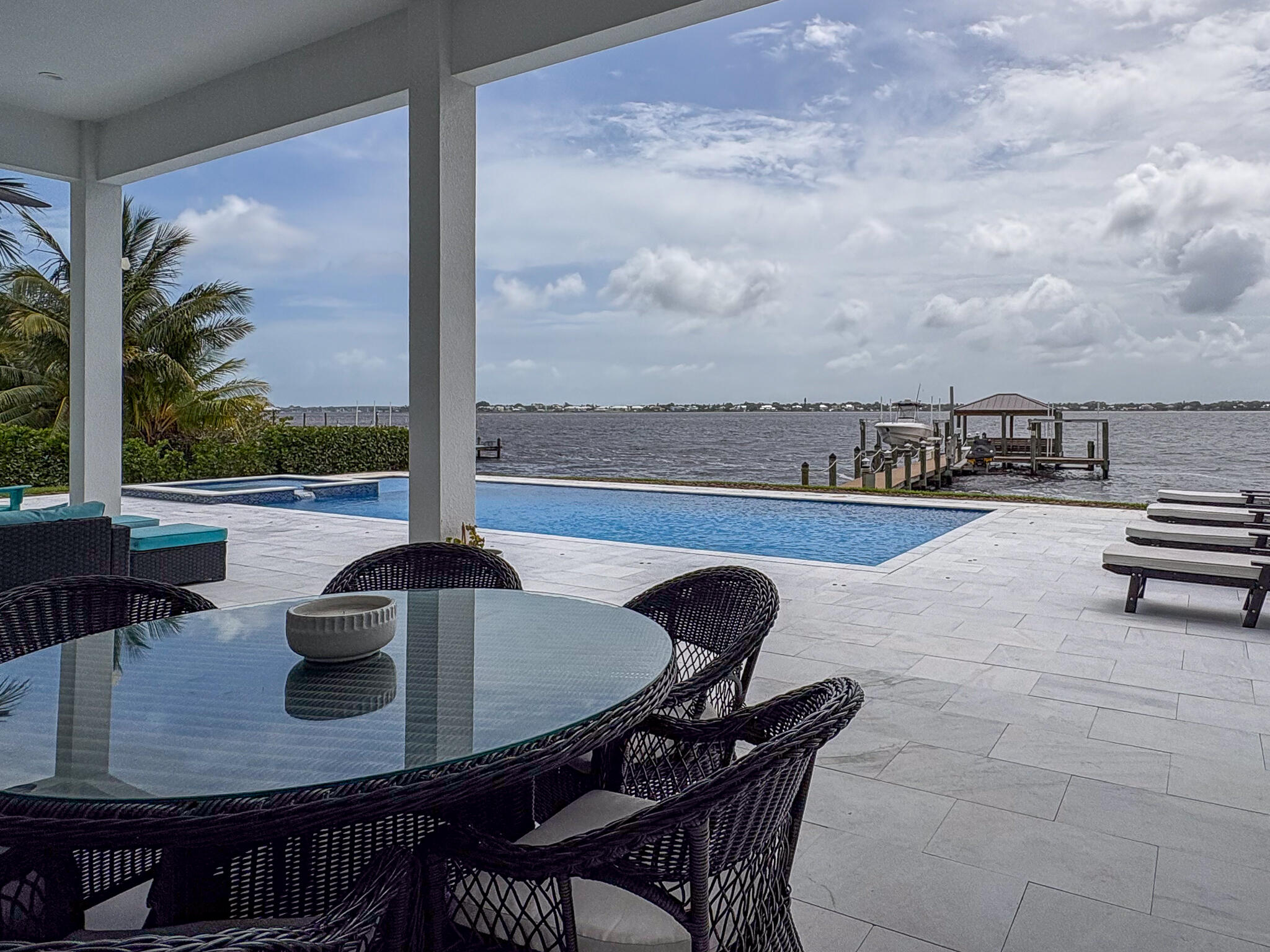 Glutchs - Residential