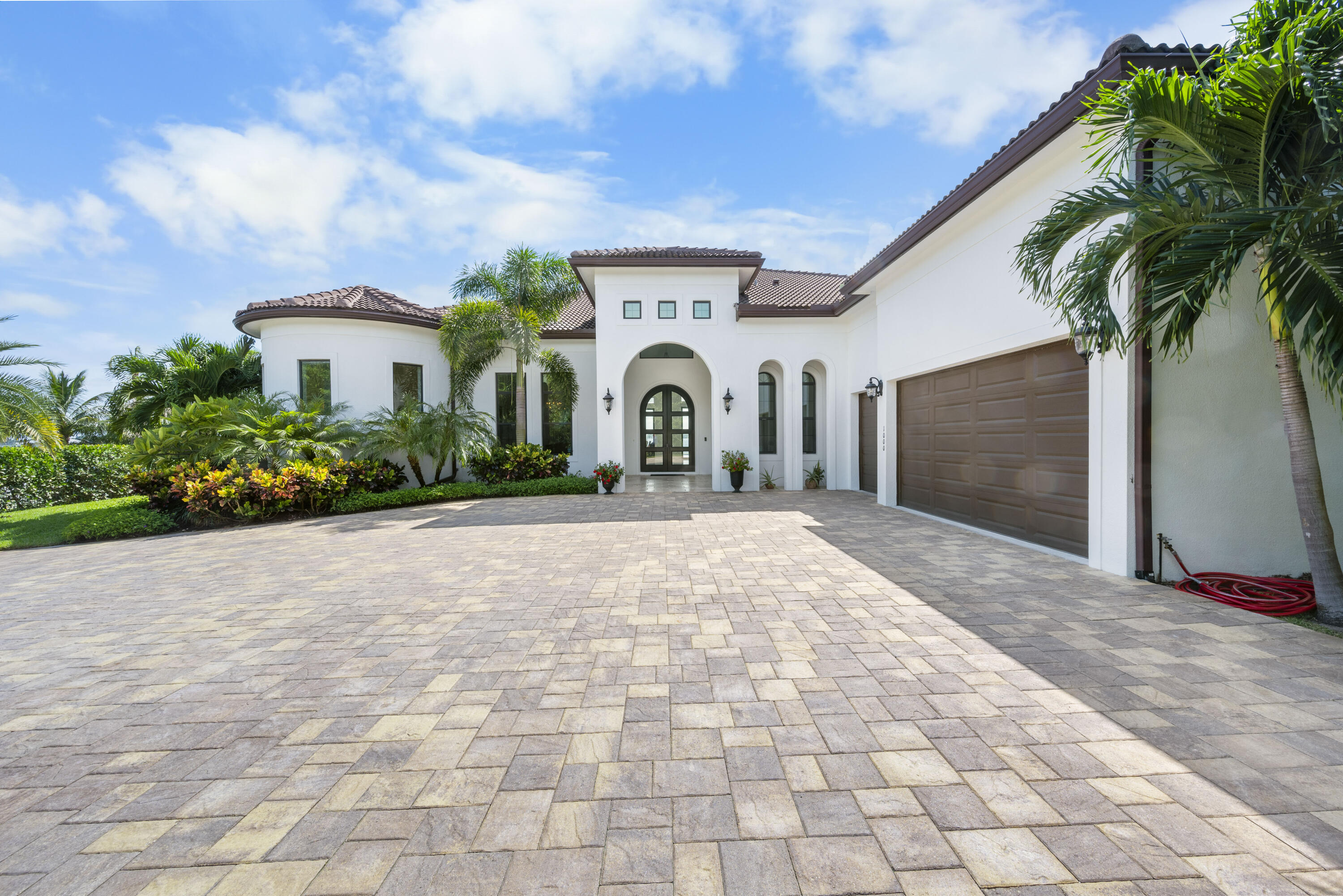 Jensen Beach, Florida, 34957, United States, 4 Bedrooms Bedrooms, ,5 BathroomsBathrooms,Residential,Active,2008001