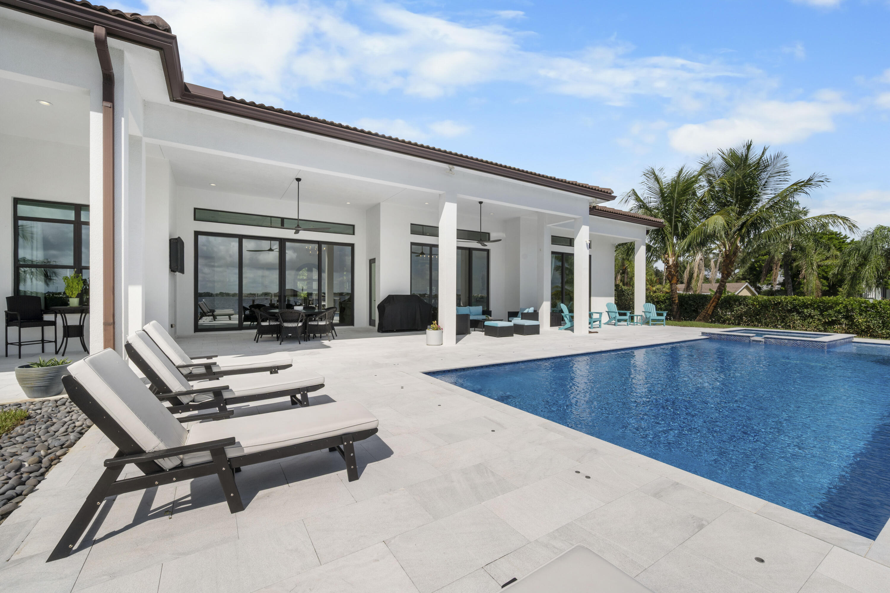Jensen Beach, Florida, 34957, United States, 4 Bedrooms Bedrooms, ,5 BathroomsBathrooms,Residential,Active,2008001