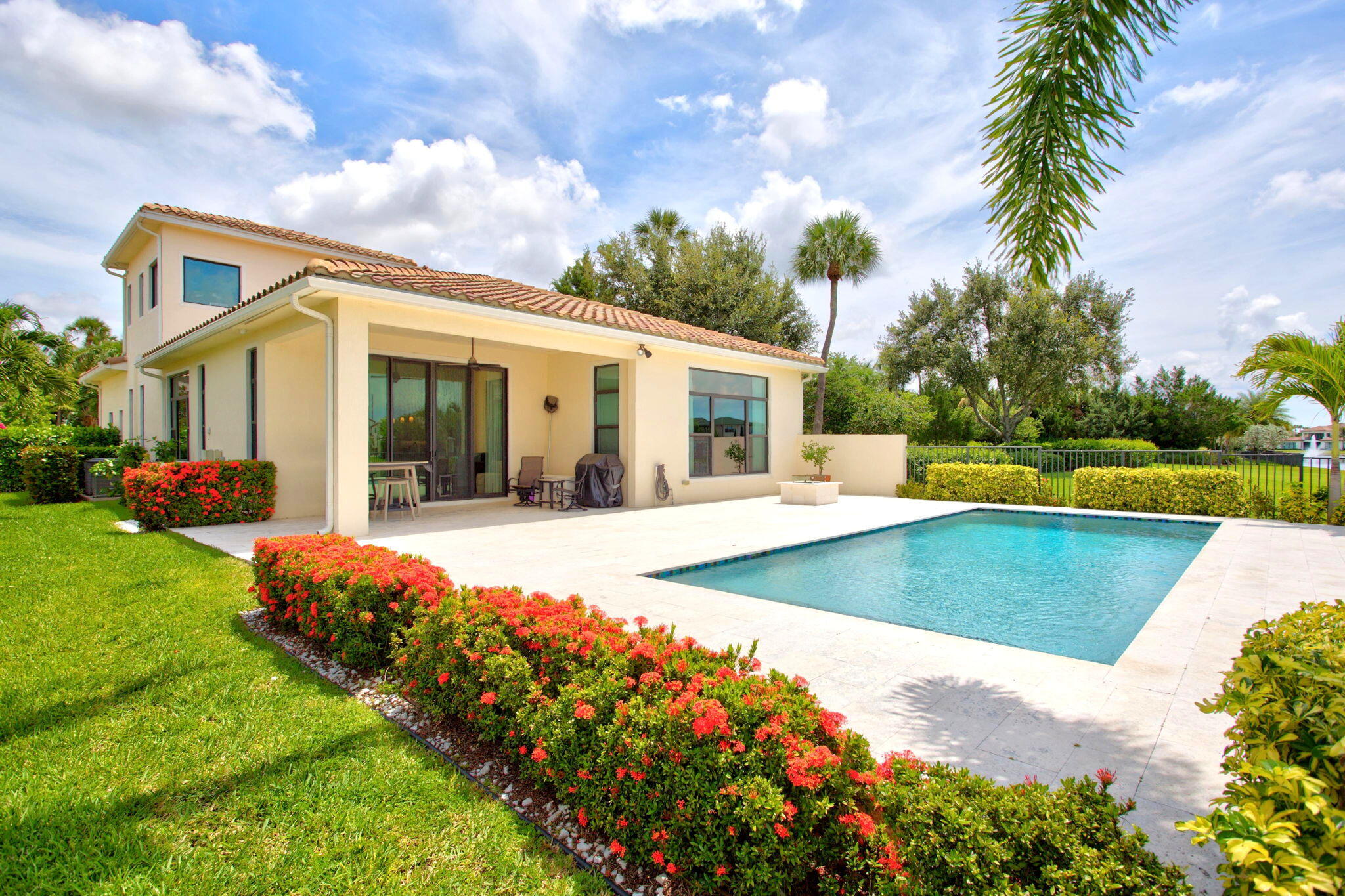 8236 Grand Prix Lane