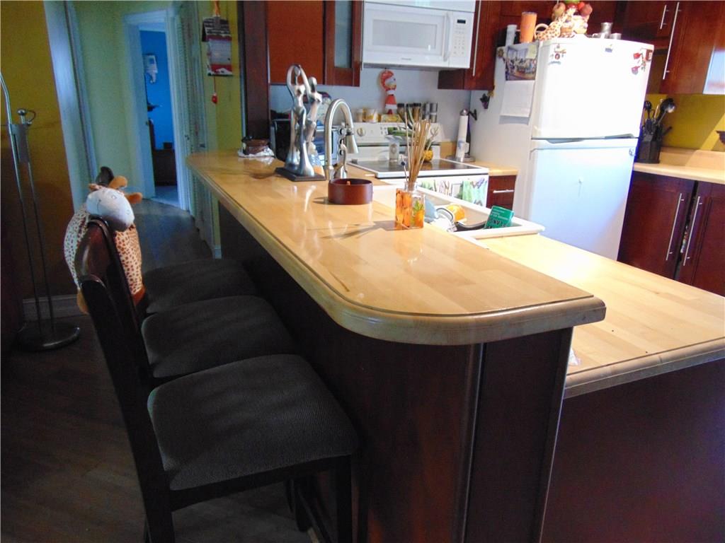 Broadview Country Club Es - Residential