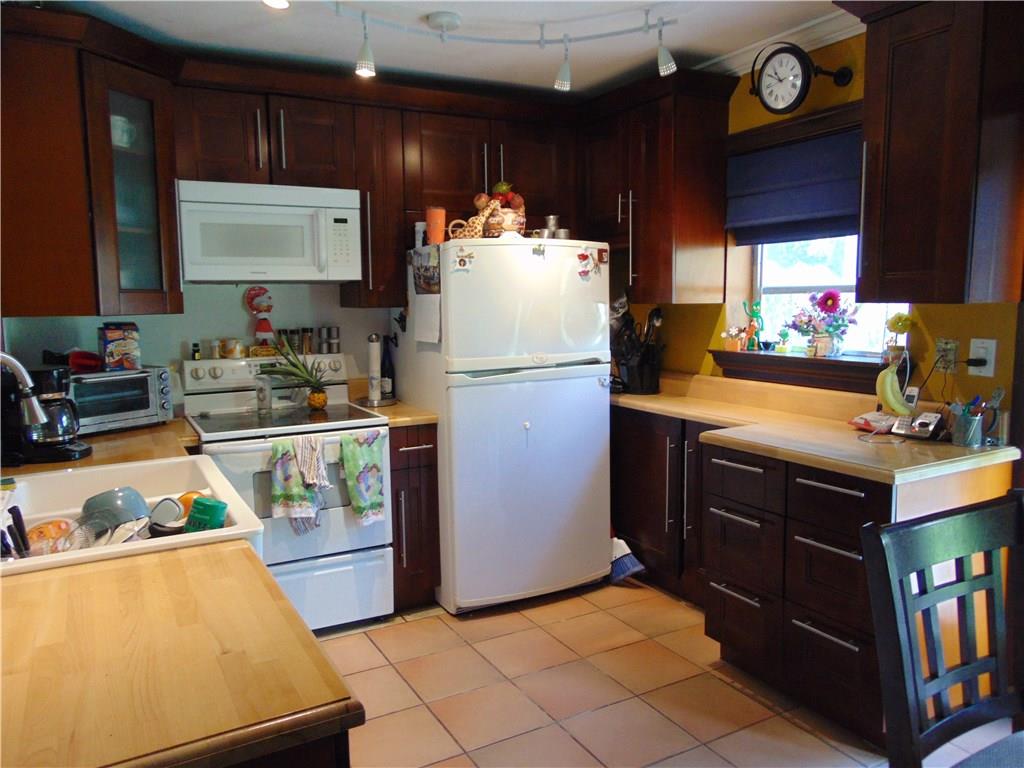 Broadview Country Club Es - Residential
