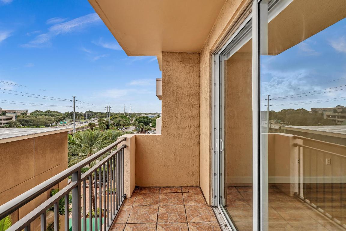 MONTECITO PALM BEACH CONDOMINIUM - Residential