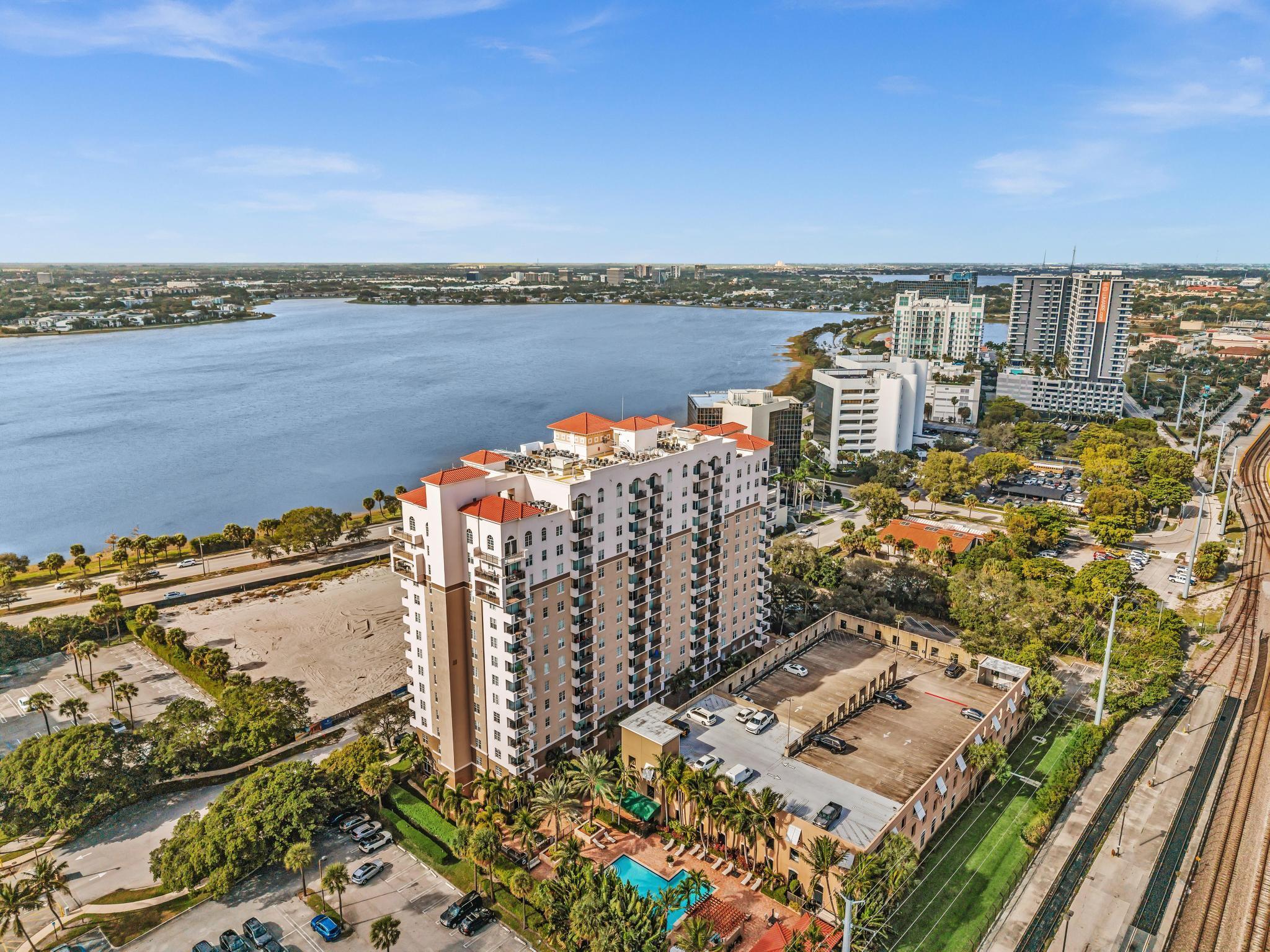 MONTECITO PALM BEACH COND - Residential