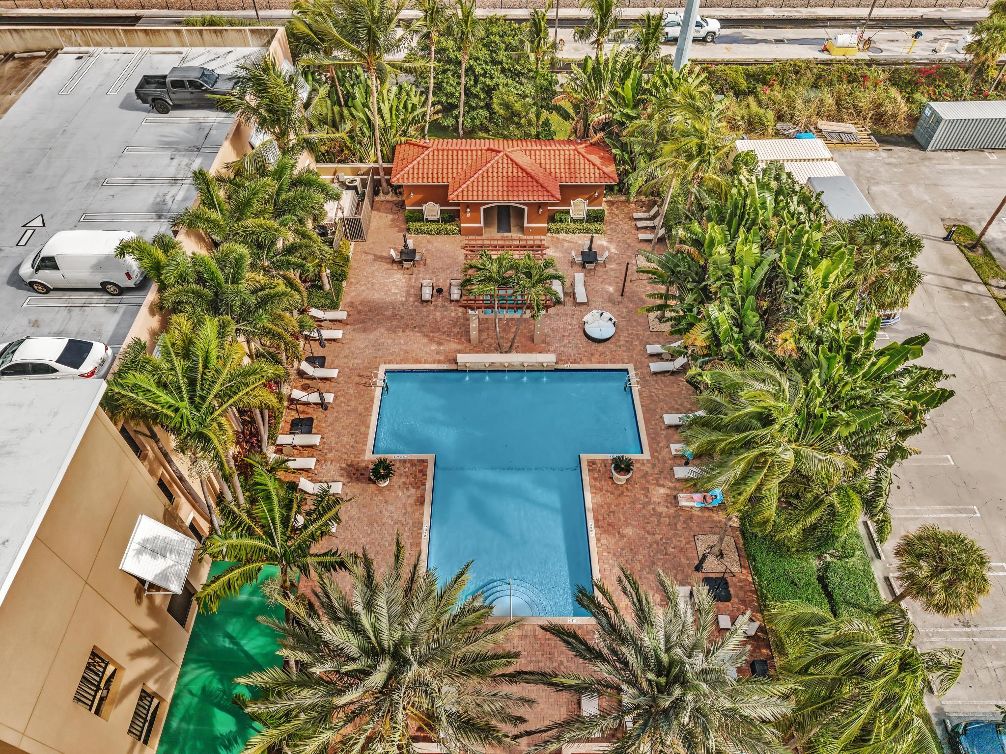 MONTECITO PALM BEACH CONDOMINIUM - Residential