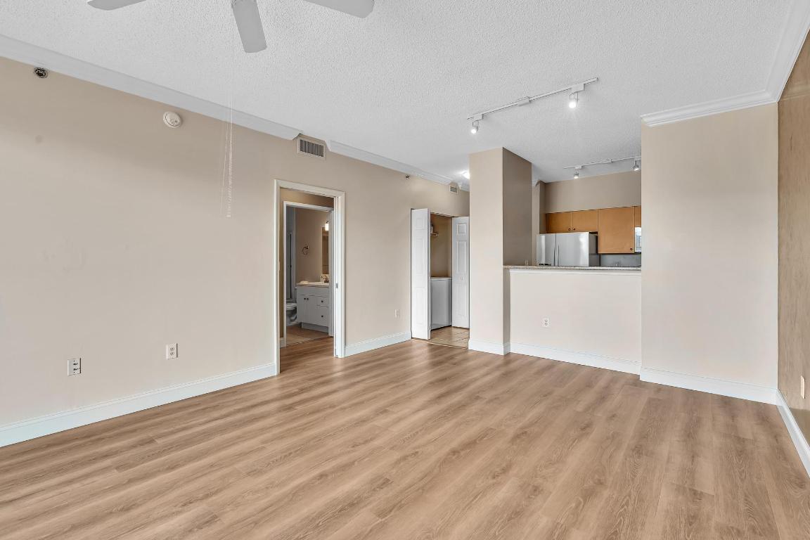 MONTECITO PALM BEACH CONDOMINIUM - Residential