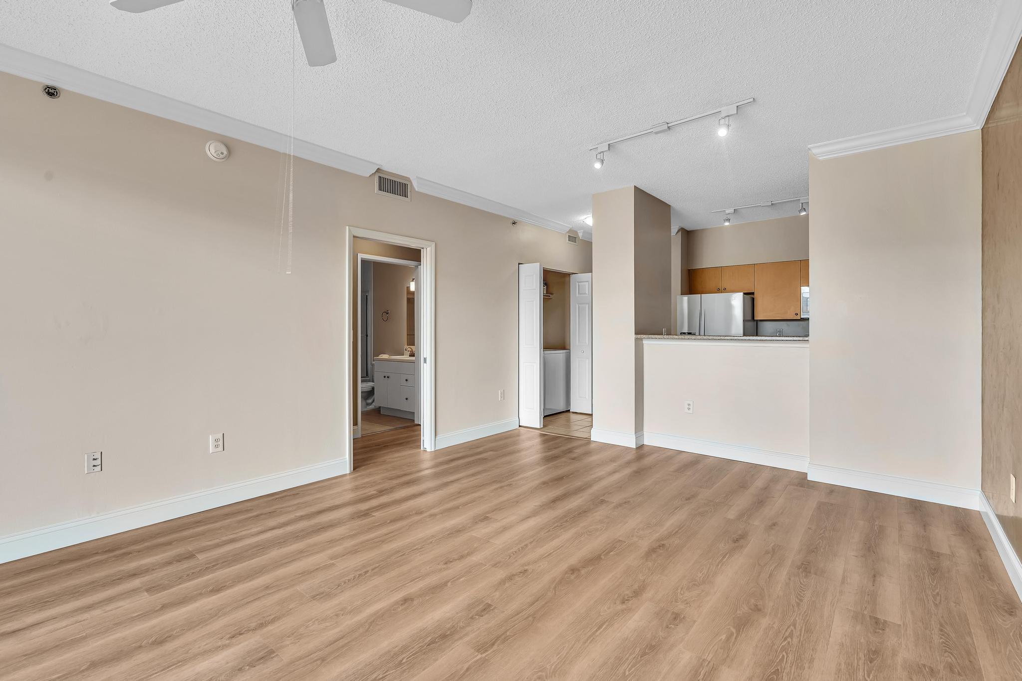 MONTECITO PALM BEACH CONDOMINIUM - Residential