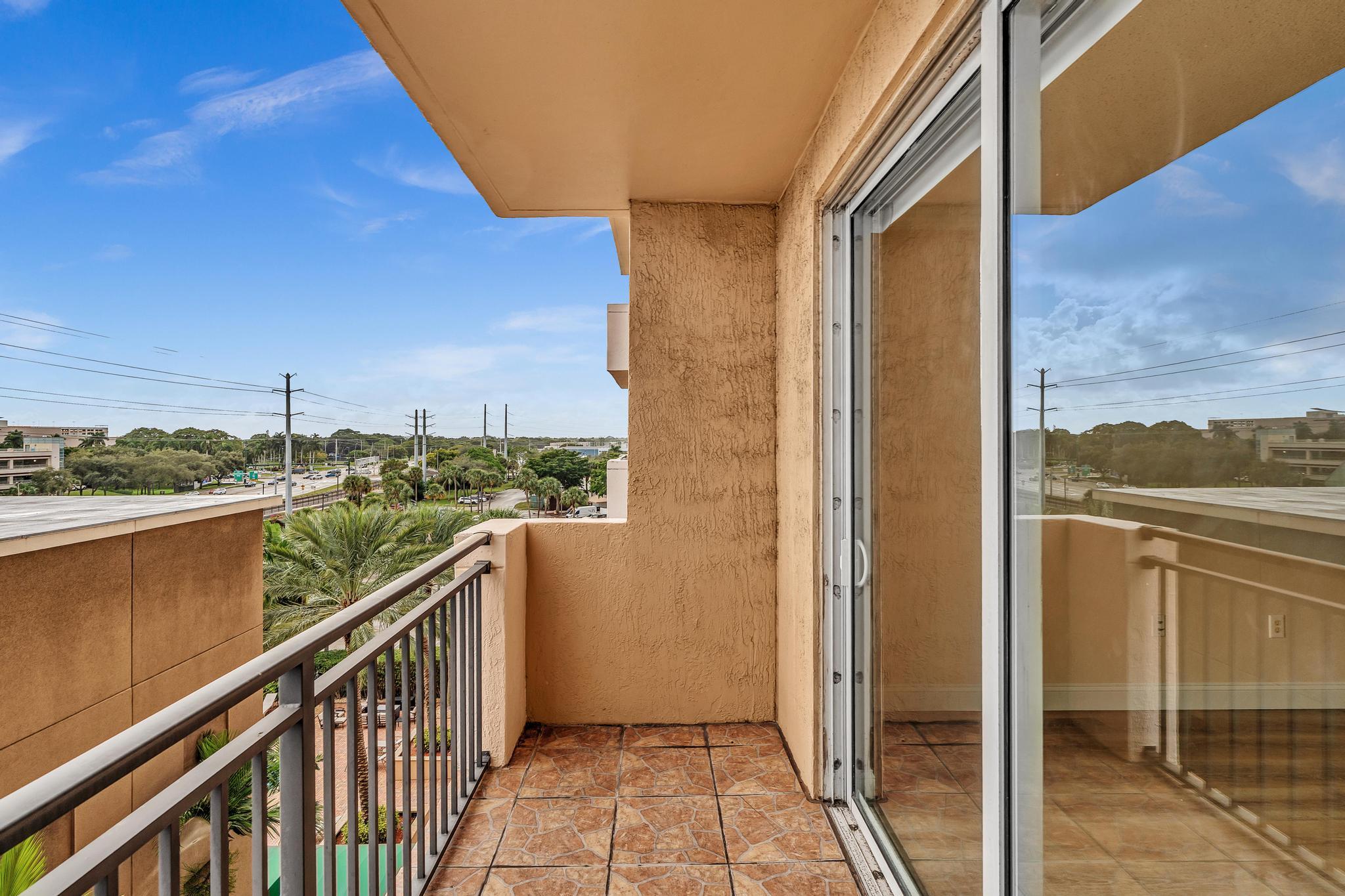 MONTECITO PALM BEACH CONDOMINIUM - Residential